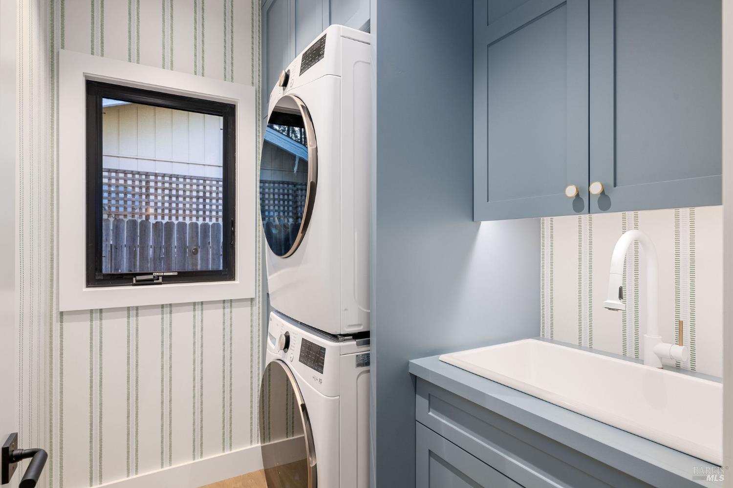 Detail Gallery Image 36 of 54 For 1597 Arrowhead Dr, Saint Helena,  CA 94574 - 3 Beds | 3/1 Baths