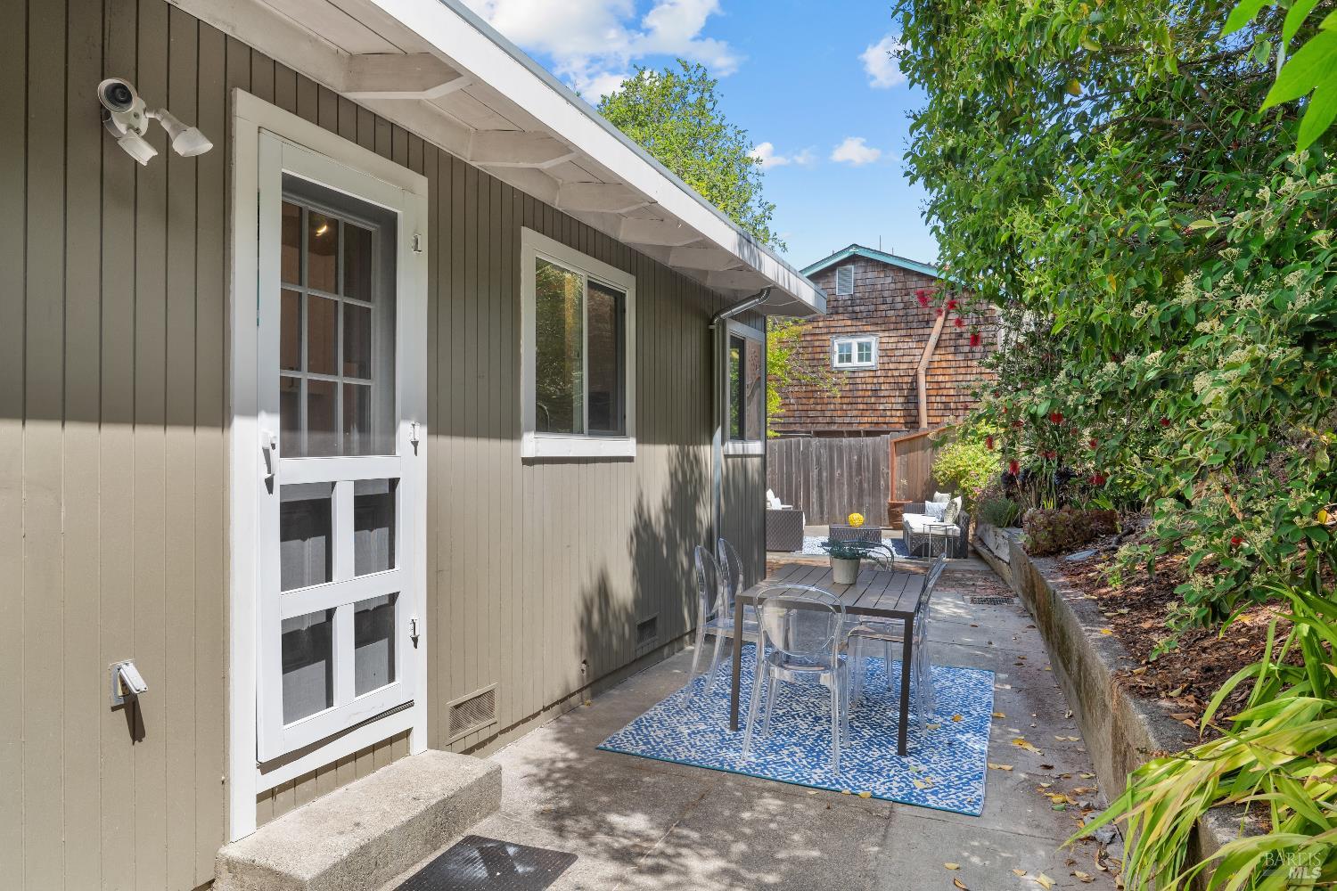 Detail Gallery Image 38 of 51 For 84 E Crescent Dr, San Rafael,  CA 94901 - 3 Beds | 2 Baths