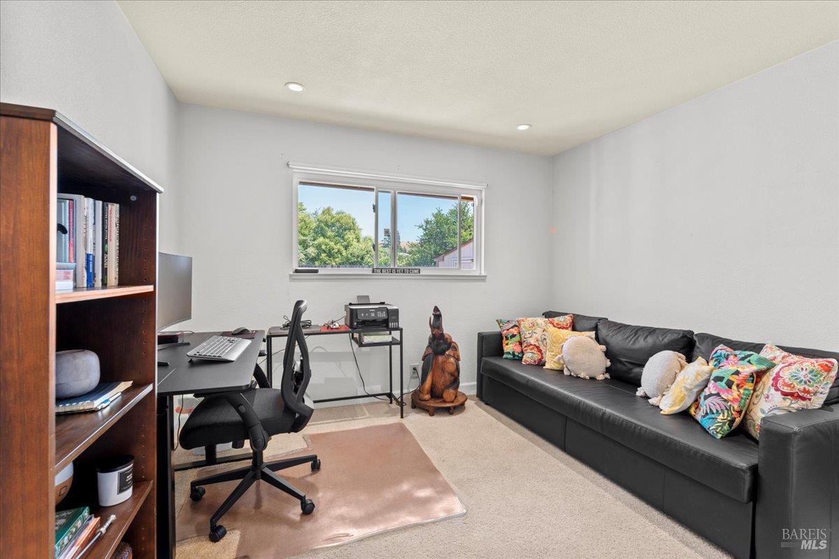 Detail Gallery Image 14 of 31 For 112 Aragon Ct, Vallejo,  CA 94591 - 3 Beds | 2 Baths