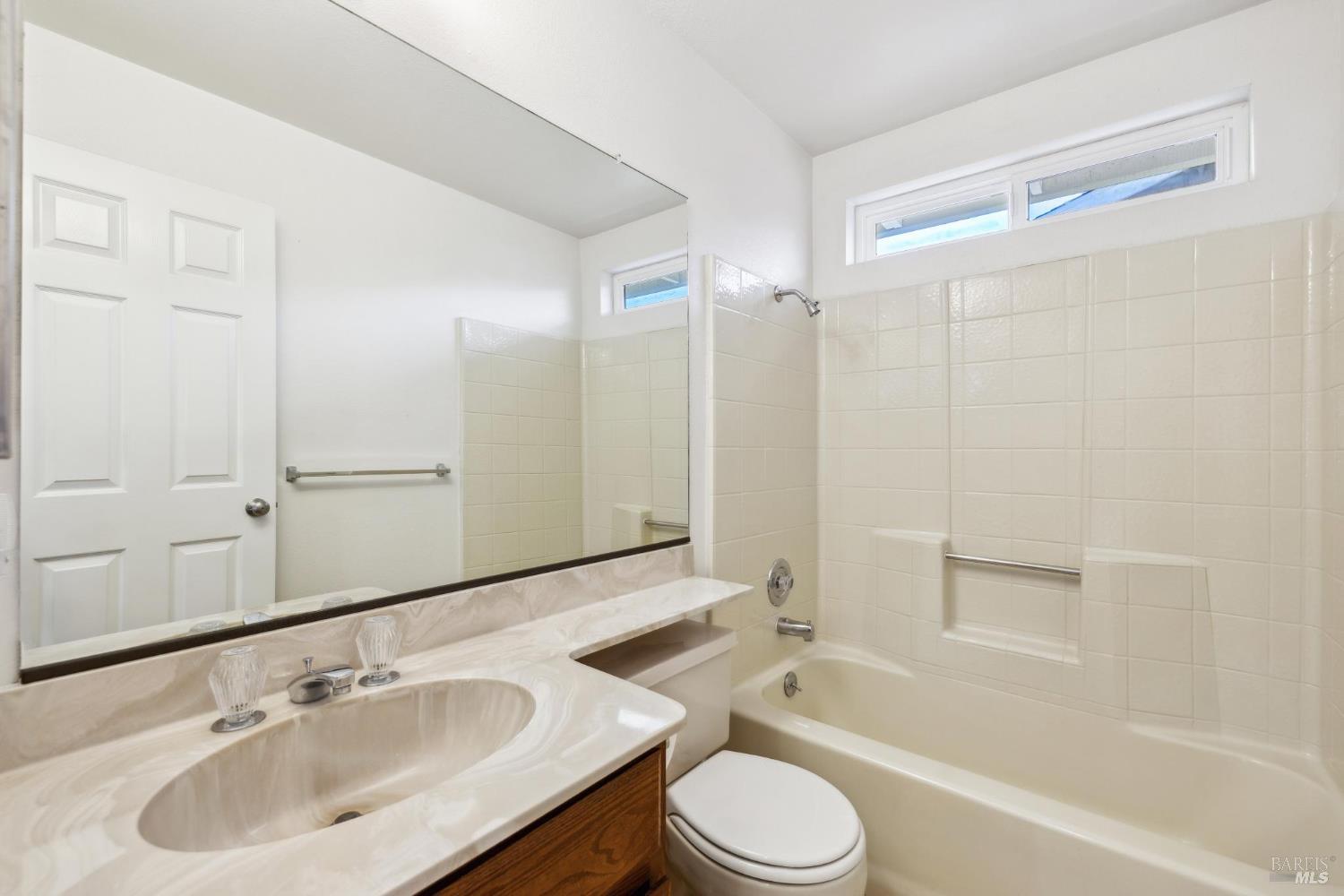 Detail Gallery Image 24 of 35 For 1506 Cerro Sonoma Cir, Petaluma,  CA 94954 - 3 Beds | 2 Baths