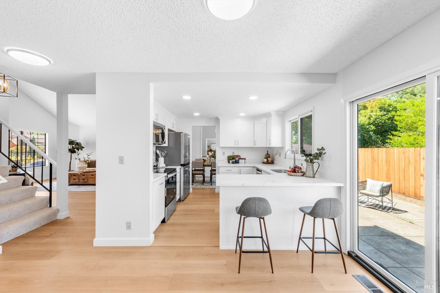 Detail Gallery Image 15 of 51 For 225 Riverview Dr, Vallejo,  CA 94589 - 4 Beds | 2/1 Baths