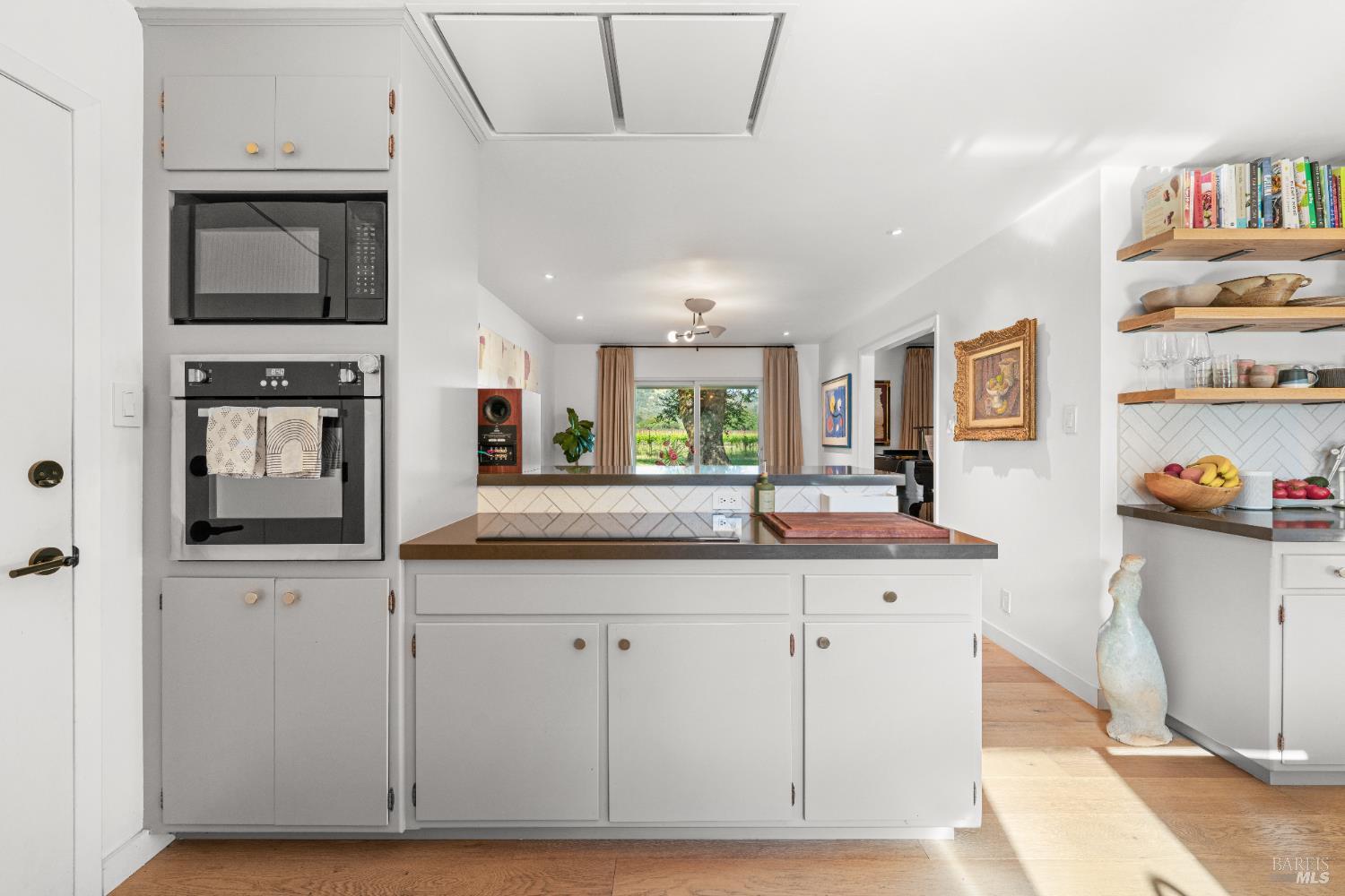 Detail Gallery Image 12 of 29 For 21800 River Rd, Geyserville,  CA 95441 - – Beds | – Baths