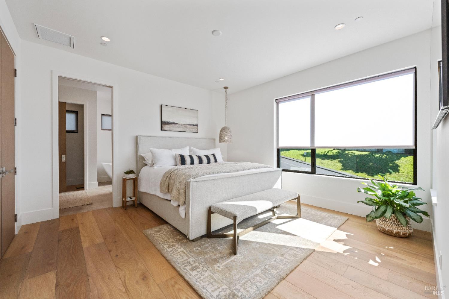 Detail Gallery Image 21 of 46 For 176 Cypress Loop, Bodega Bay,  CA 94923 - 4 Beds | 4/1 Baths