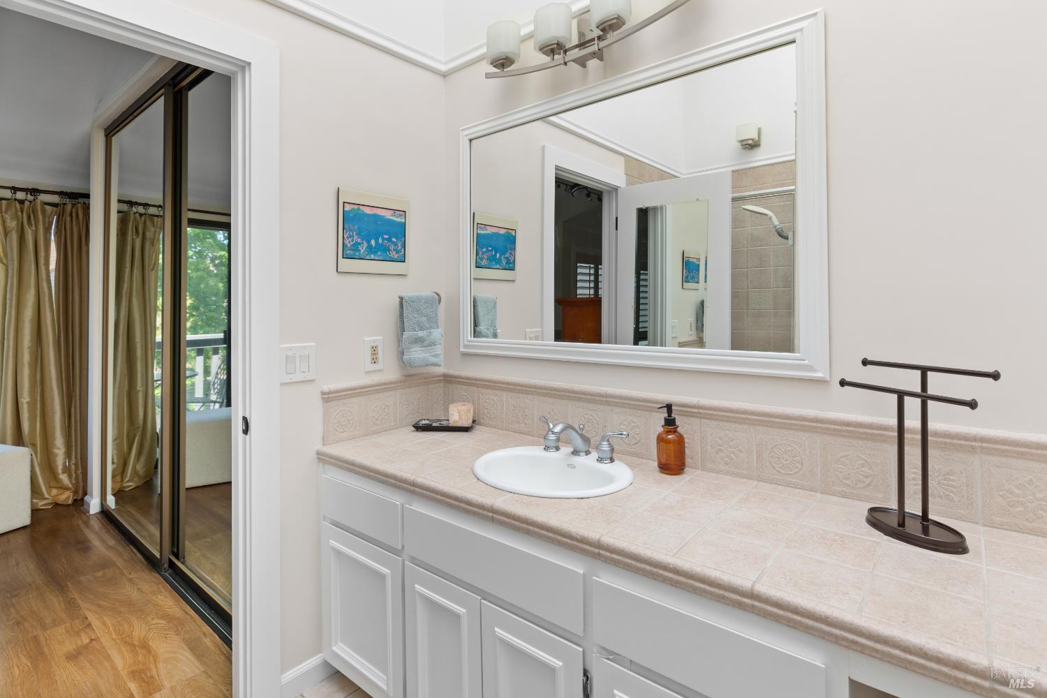 Detail Gallery Image 33 of 53 For 553 Kings Rd, Alameda,  CA 94501 - 2 Beds | 2/1 Baths