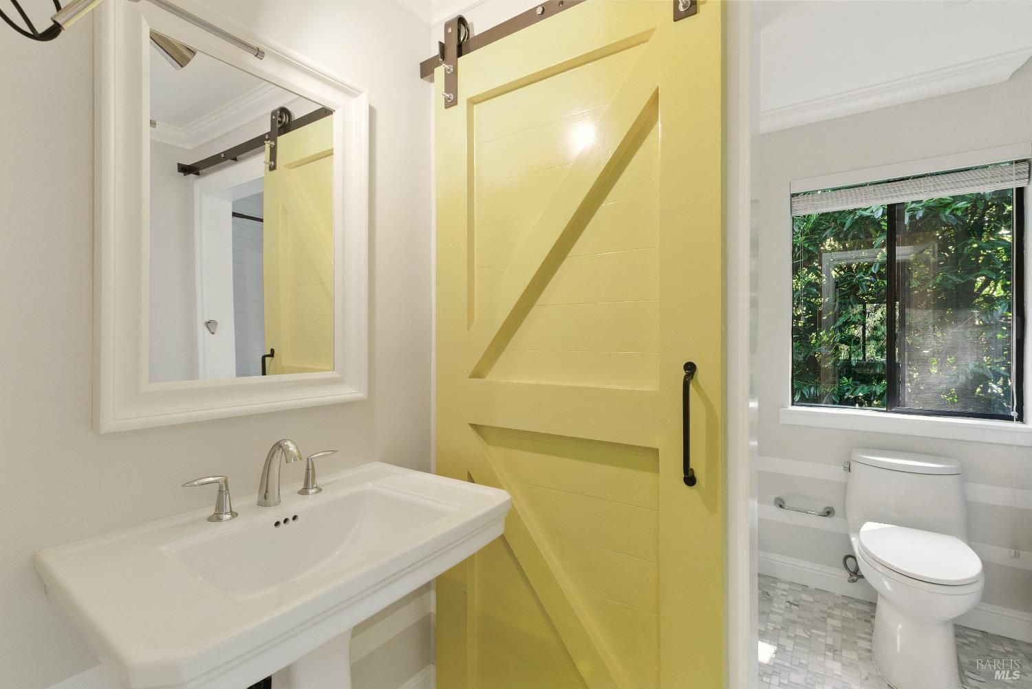 Detail Gallery Image 49 of 97 For 119 Marguerite Ave, Mill Valley,  CA 94941 - 6 Beds | 4/1 Baths