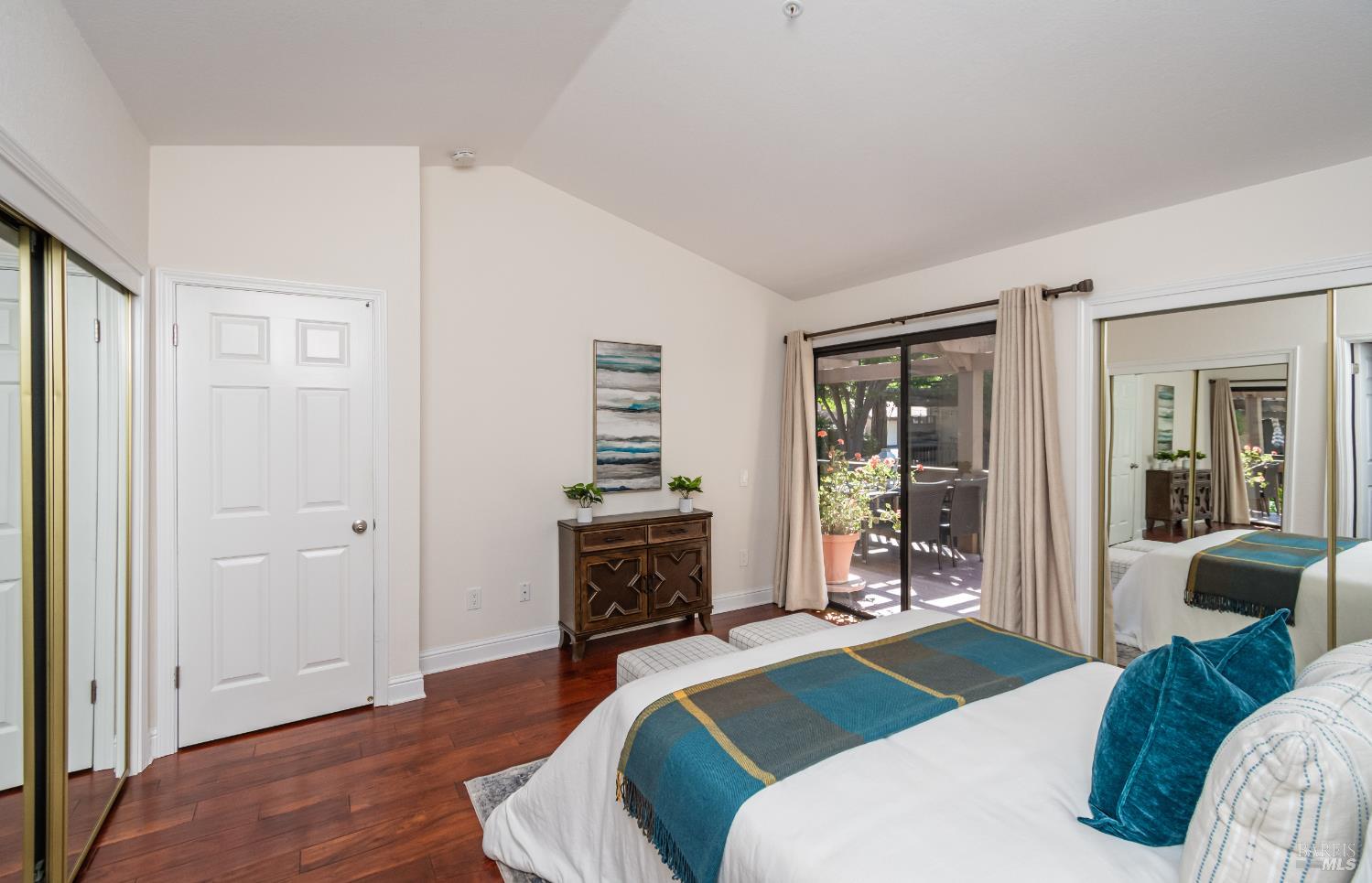 Detail Gallery Image 26 of 39 For 33 Fountain Grove Cir, Napa,  CA 94558 - 2 Beds | 2 Baths
