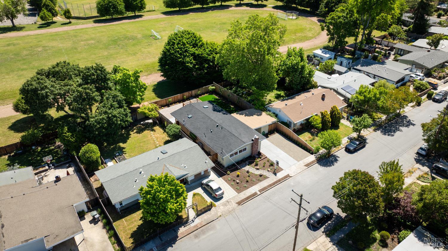 Detail Gallery Image 36 of 43 For 916 Colorado Blvd, Santa Rosa,  CA 95405 - 4 Beds | 2 Baths