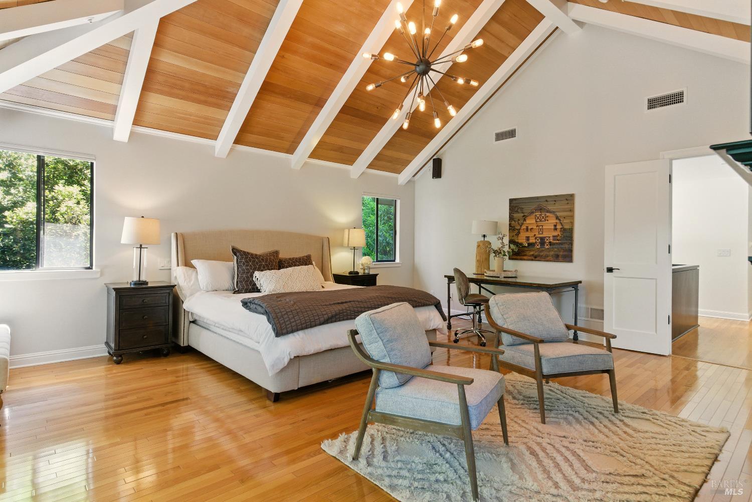 Detail Gallery Image 35 of 97 For 119 Marguerite Ave, Mill Valley,  CA 94941 - 6 Beds | 4/1 Baths