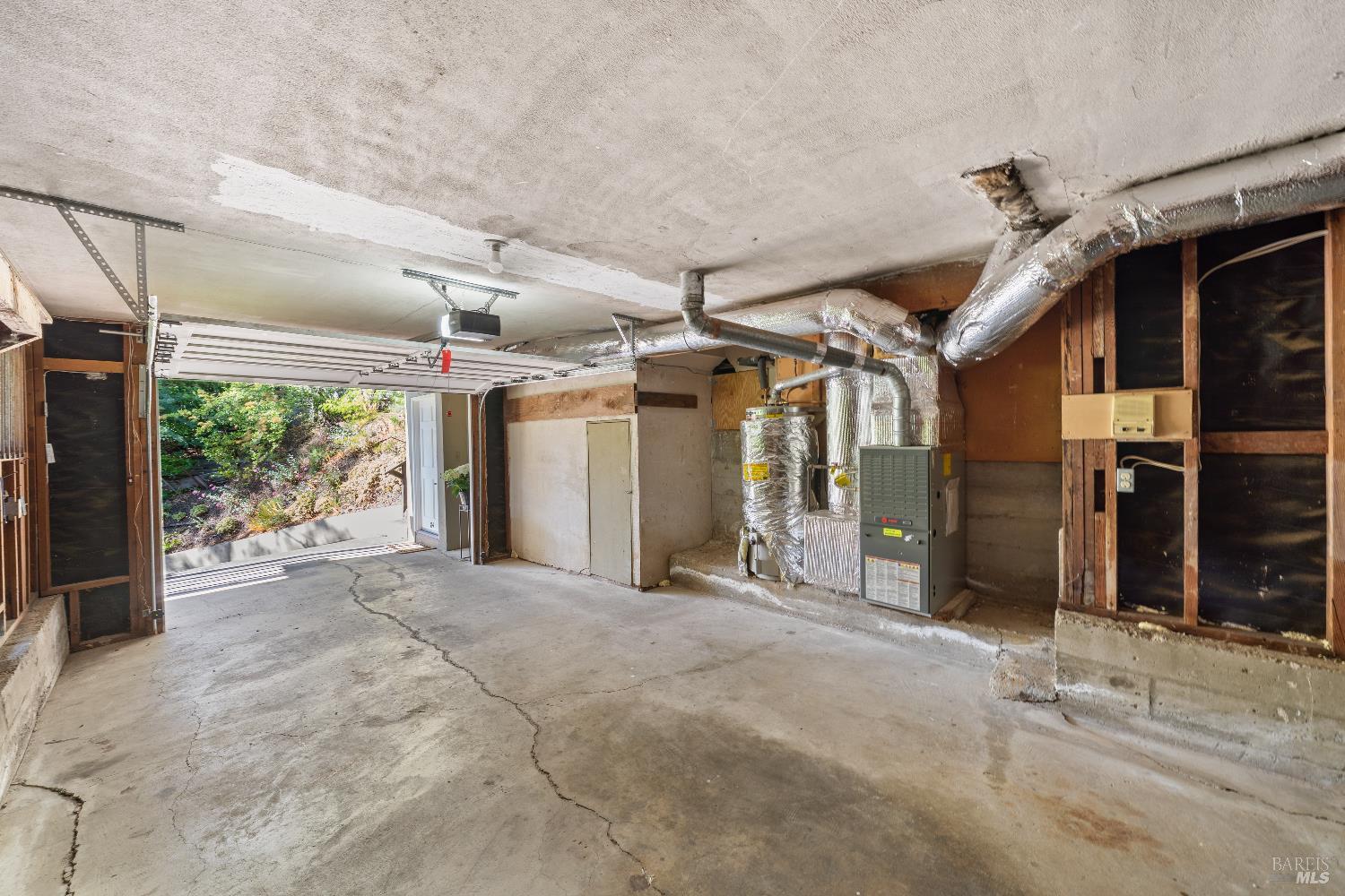 Detail Gallery Image 46 of 51 For 84 E Crescent Dr, San Rafael,  CA 94901 - 3 Beds | 2 Baths
