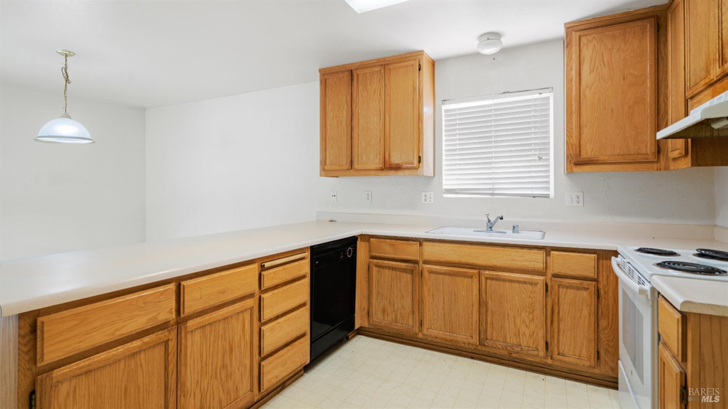 Detail Gallery Image 15 of 46 For 1191 Araquipa Ct, Vacaville,  CA 95687 - 3 Beds | 2/1 Baths