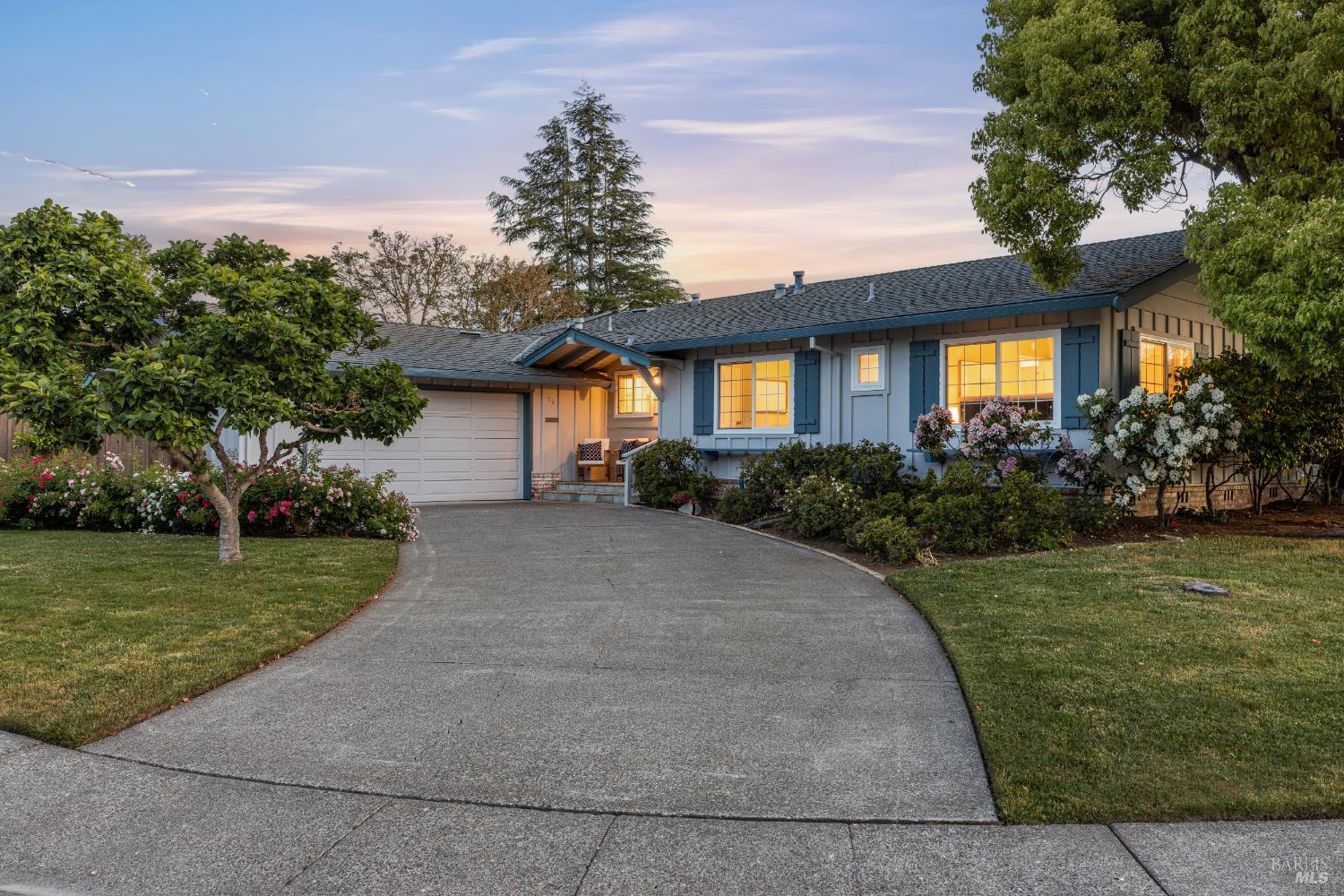 Detail Gallery Image 3 of 83 For 22 Laurie Ct, Novato,  CA 94947 - 4 Beds | 2 Baths