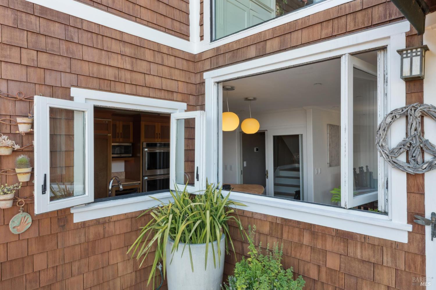 Detail Gallery Image 15 of 54 For 222 Marguerite Ave, Mill Valley,  CA 94941 - 4 Beds | 5 Baths