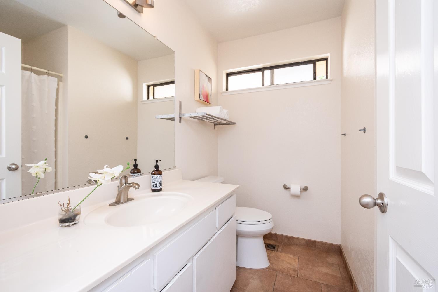 Detail Gallery Image 22 of 39 For 33 Fountain Grove Cir, Napa,  CA 94558 - 2 Beds | 2 Baths