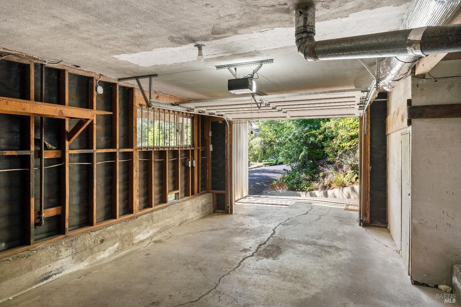 Detail Gallery Image 45 of 51 For 84 E Crescent Dr, San Rafael,  CA 94901 - 3 Beds | 2 Baths