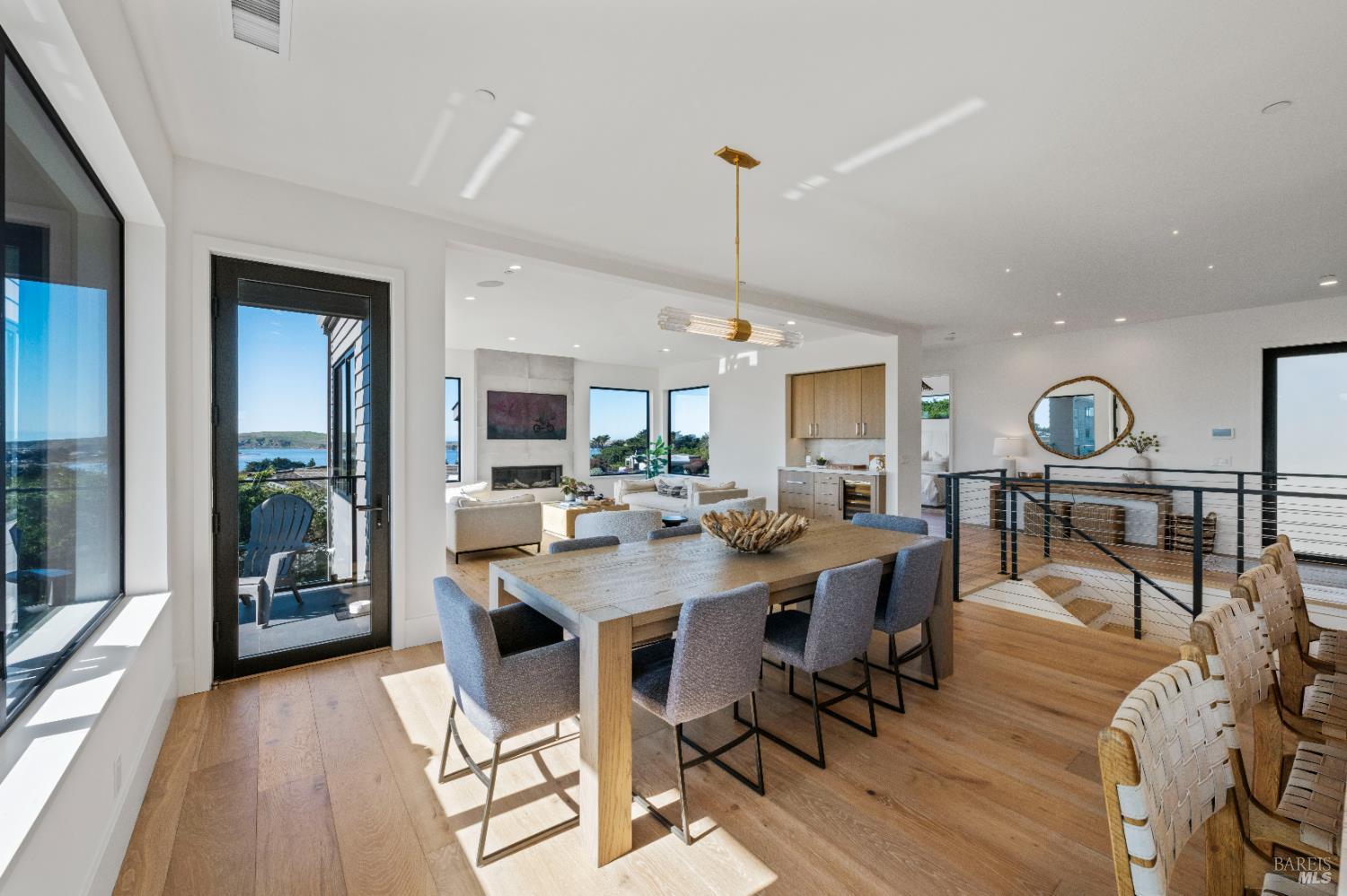 Detail Gallery Image 11 of 46 For 176 Cypress Loop, Bodega Bay,  CA 94923 - 4 Beds | 4/1 Baths