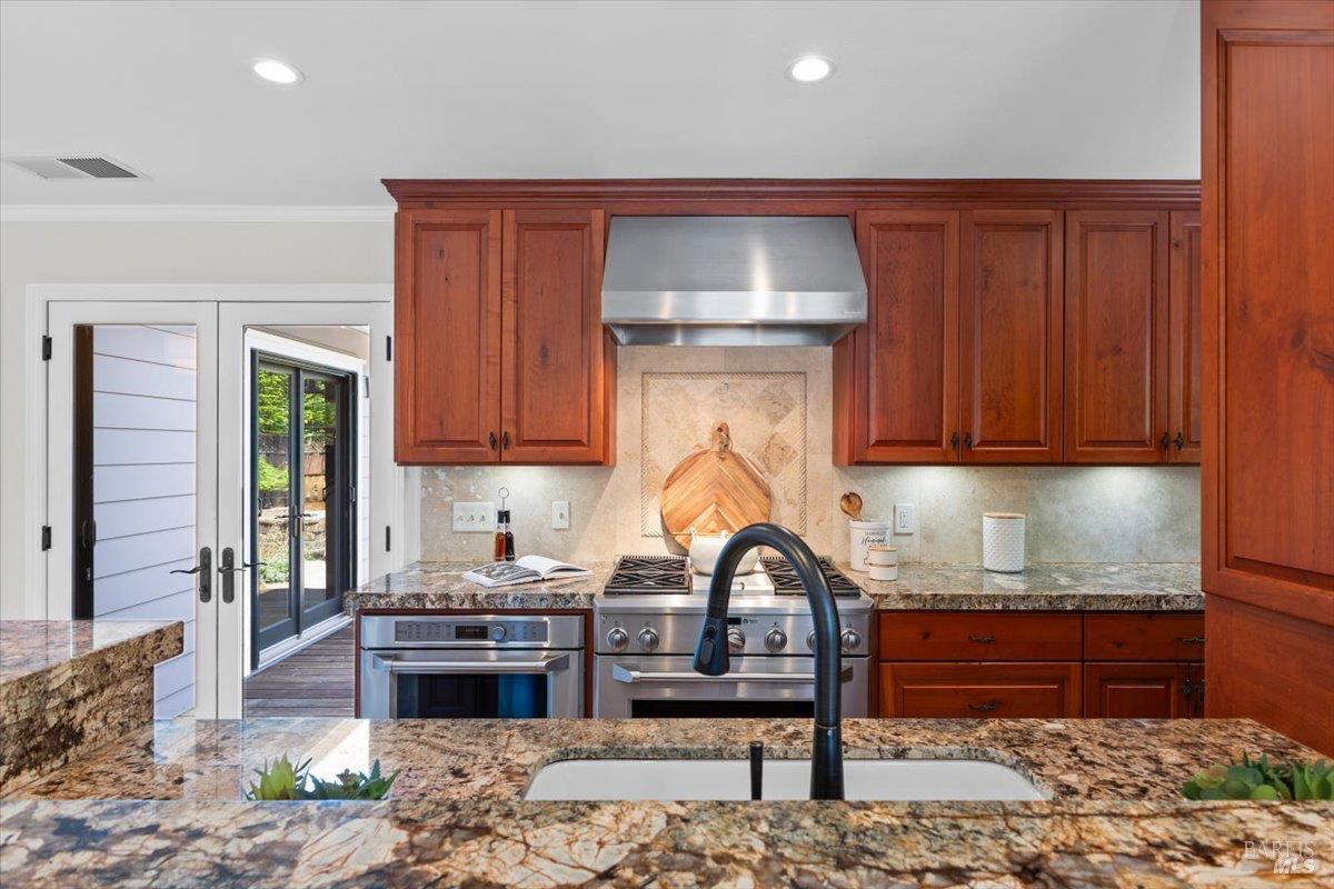 Detail Gallery Image 15 of 67 For 107 1st St, Healdsburg,  CA 95448 - 3 Beds | 3 Baths