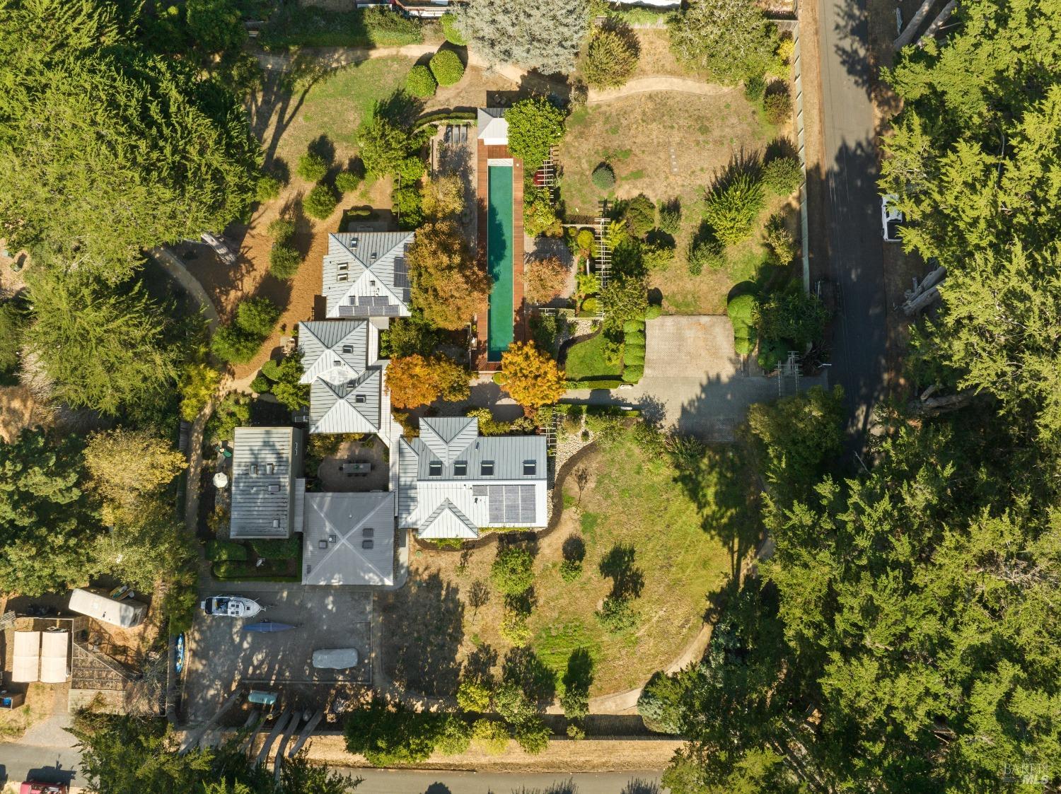 Detail Gallery Image 2 of 56 For 41 Cypress Rd, Point Reyes Station,  CA 94956 - 4 Beds | 4/1 Baths