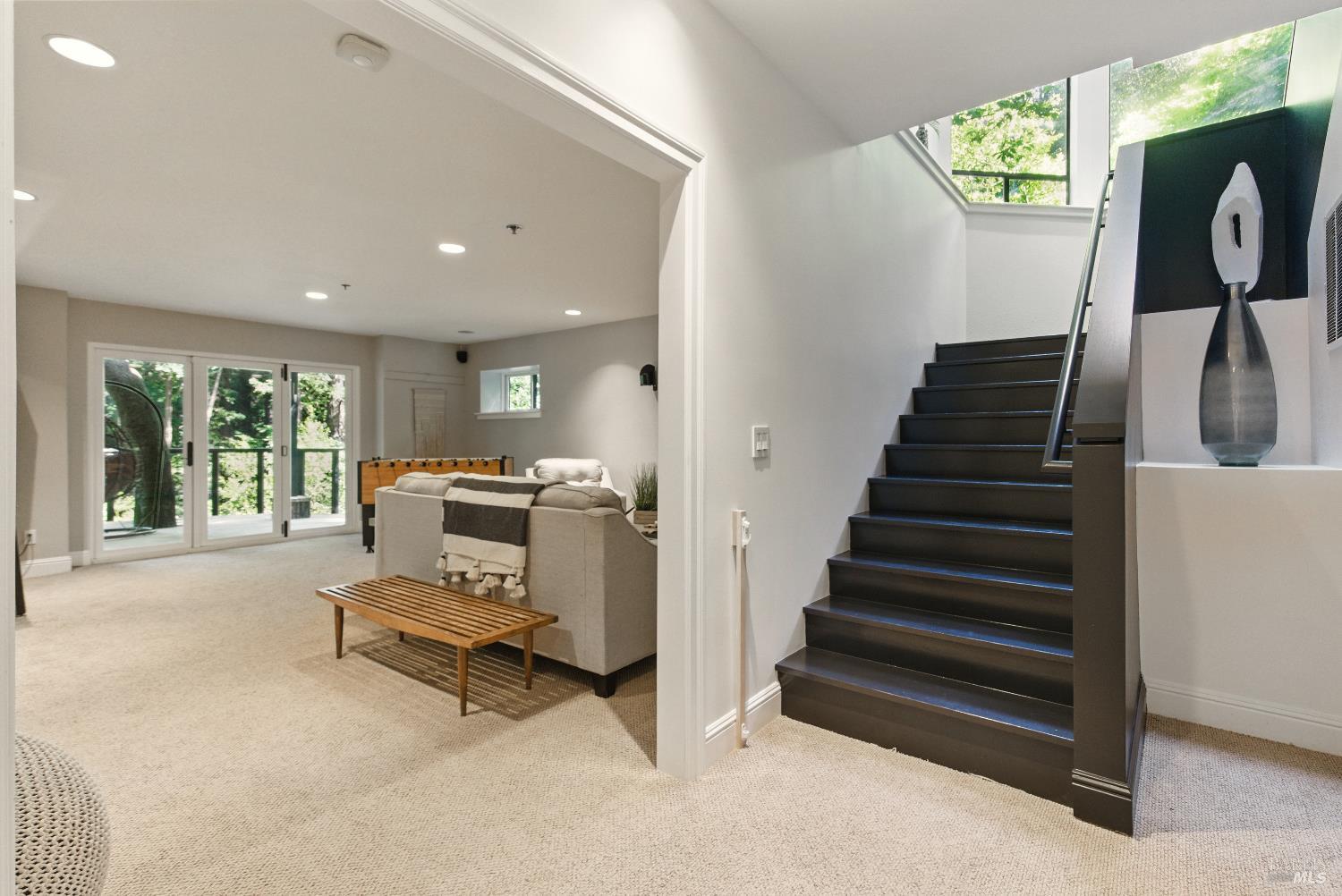 Detail Gallery Image 56 of 97 For 119 Marguerite Ave, Mill Valley,  CA 94941 - 6 Beds | 4/1 Baths
