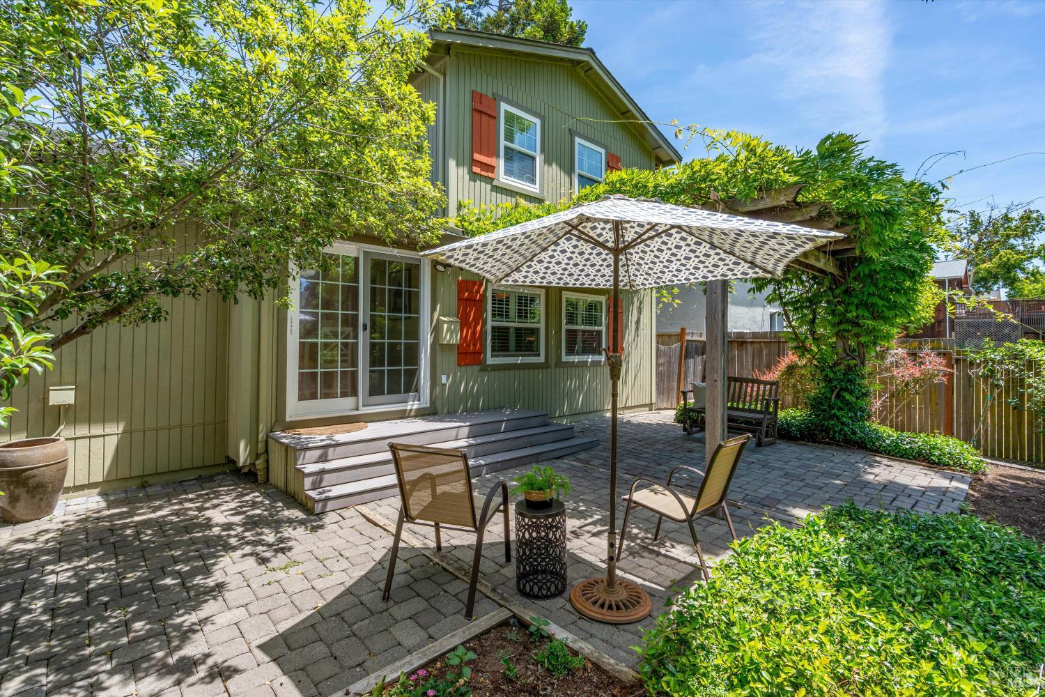 Detail Gallery Image 39 of 44 For 632 E K St, Benicia,  CA 94510 - 2 Beds | 2 Baths