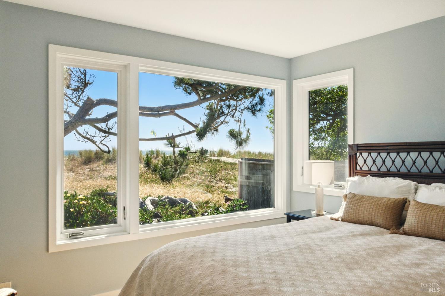 Detail Gallery Image 24 of 43 For 8 Rafael Patio Unkn, Stinson Beach,  CA 94970 - 3 Beds | 2 Baths