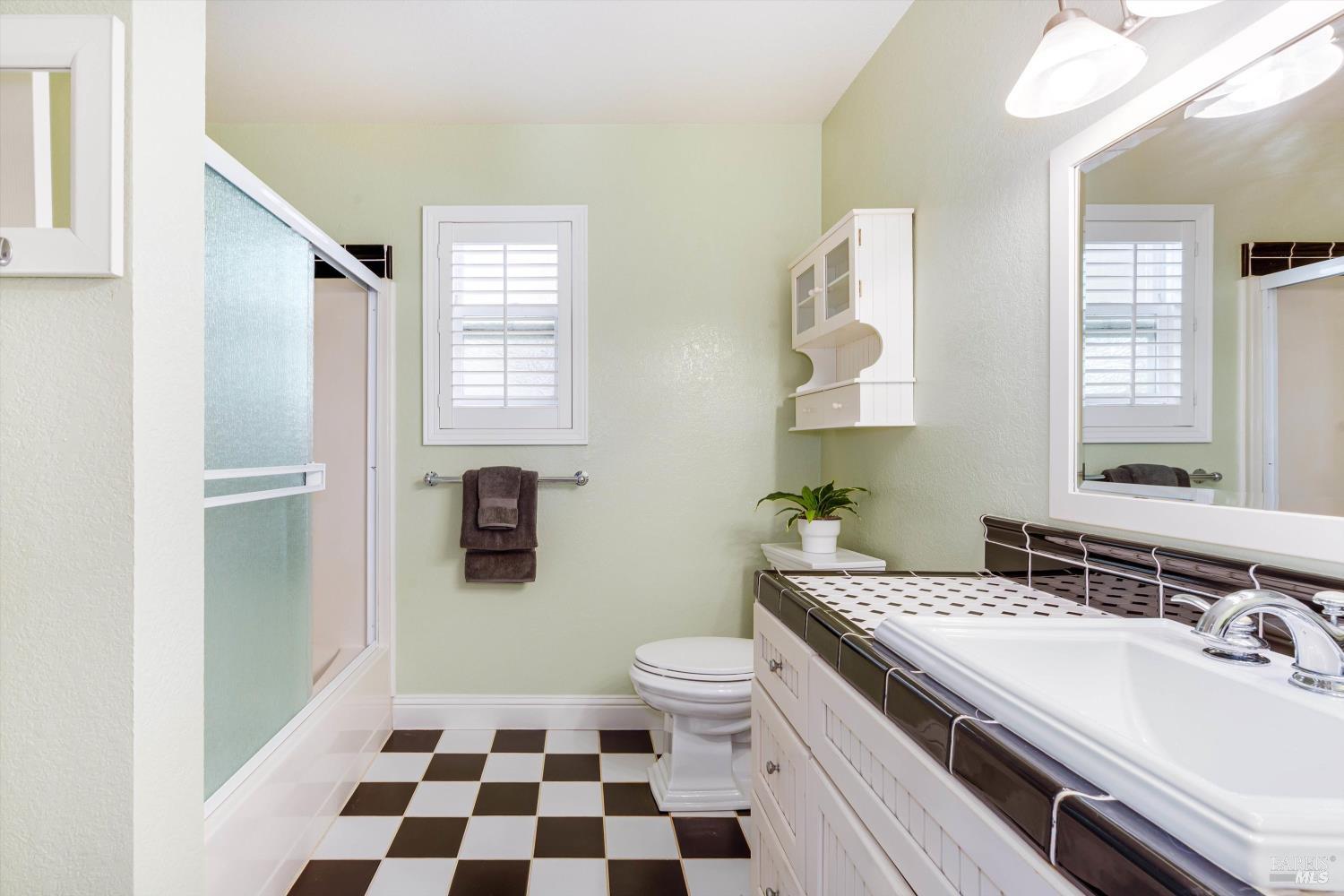 Detail Gallery Image 22 of 44 For 632 E K St, Benicia,  CA 94510 - 2 Beds | 2 Baths
