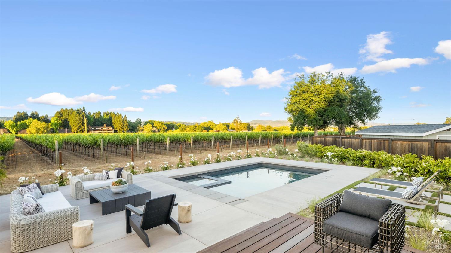 Detail Gallery Image 39 of 54 For 1597 Arrowhead Dr, Saint Helena,  CA 94574 - 3 Beds | 3/1 Baths