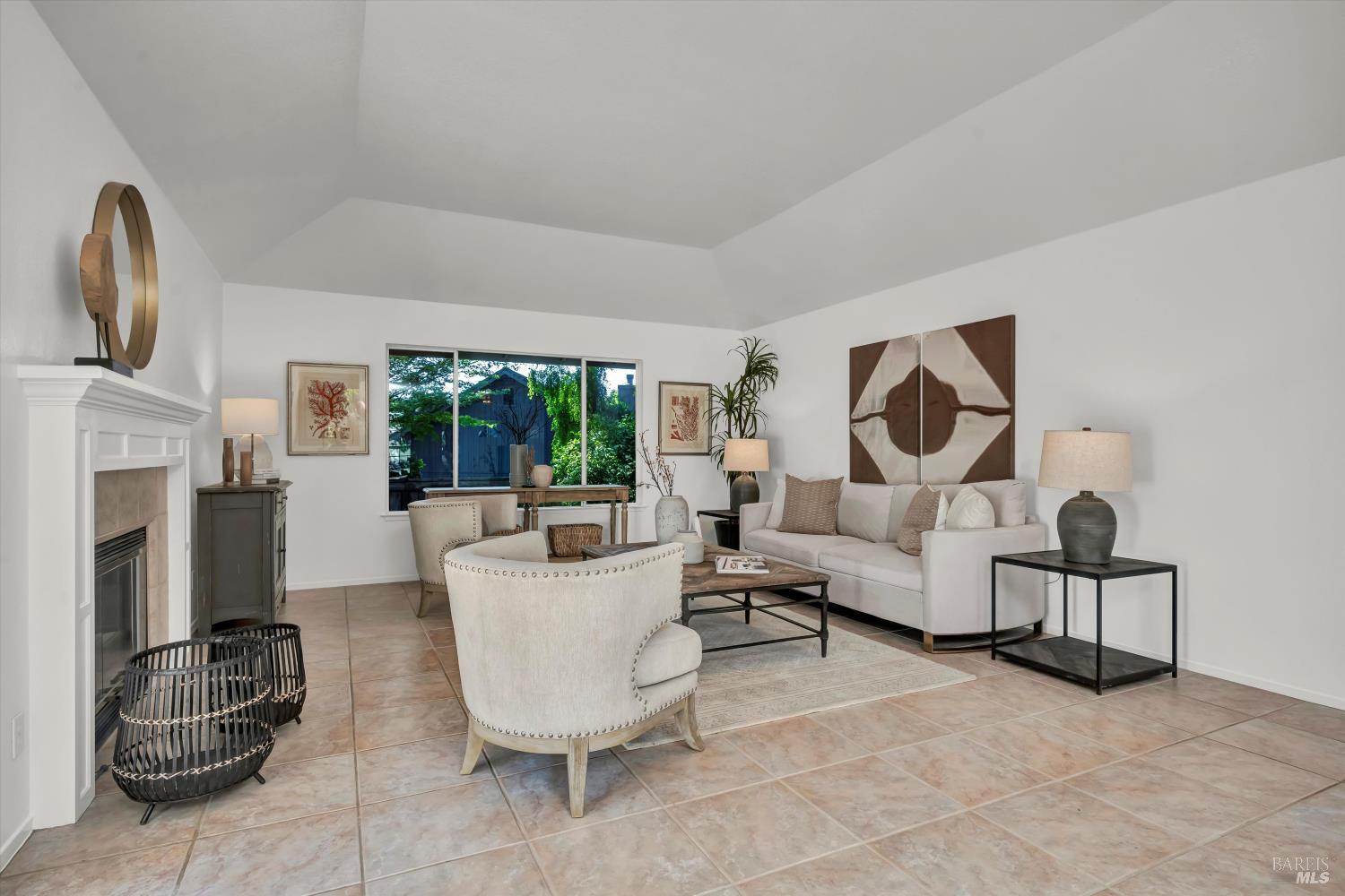 Detail Gallery Image 10 of 31 For 430 Woodley Pl, Santa Rosa,  CA 95409 - 2 Beds | 2 Baths