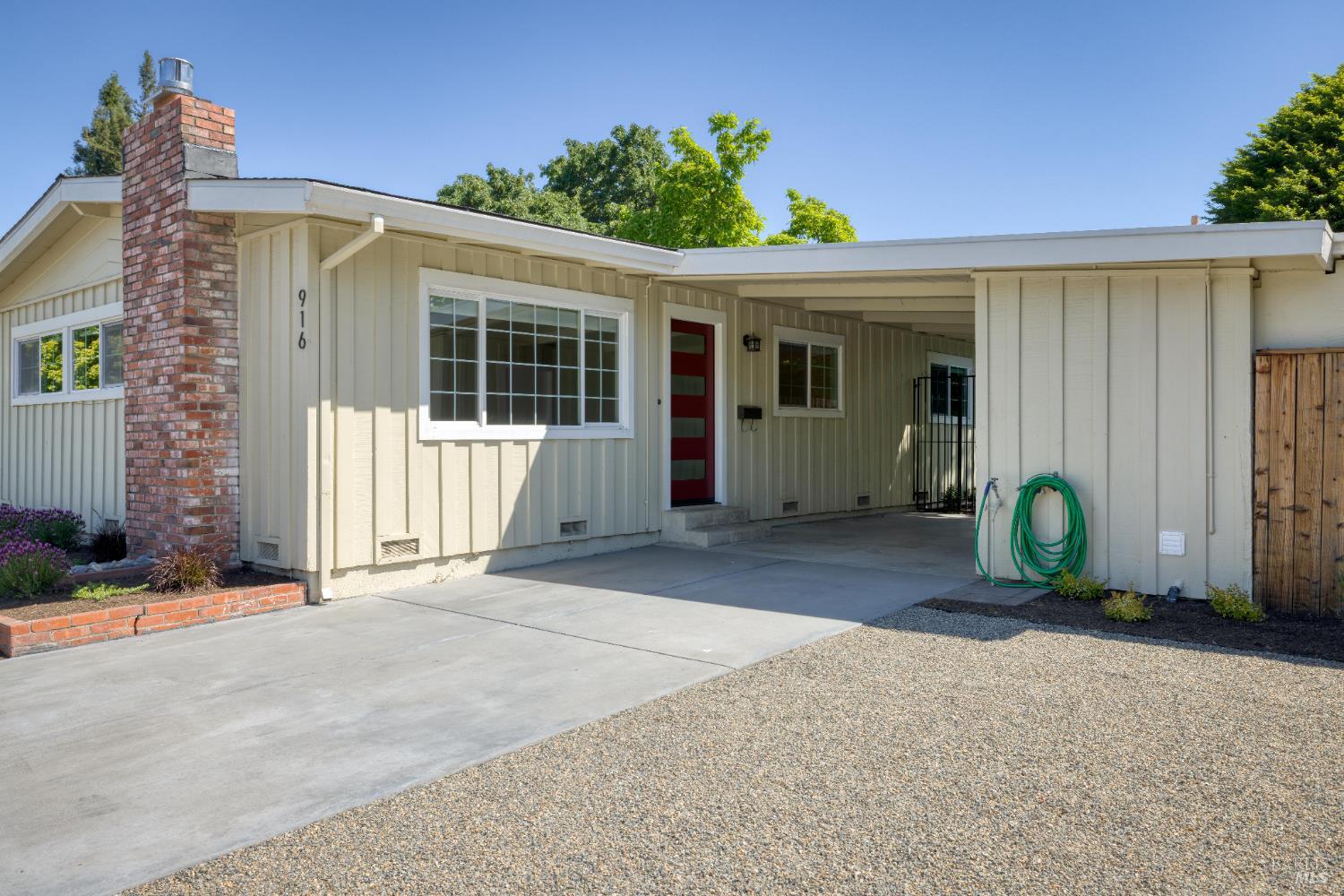 Detail Gallery Image 6 of 43 For 916 Colorado Blvd, Santa Rosa,  CA 95405 - 4 Beds | 2 Baths