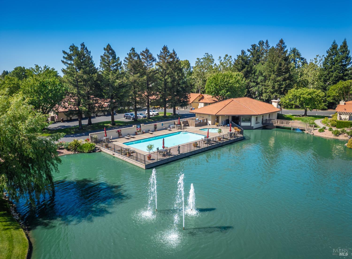 Detail Gallery Image 36 of 39 For 33 Fountain Grove Cir, Napa,  CA 94558 - 2 Beds | 2 Baths