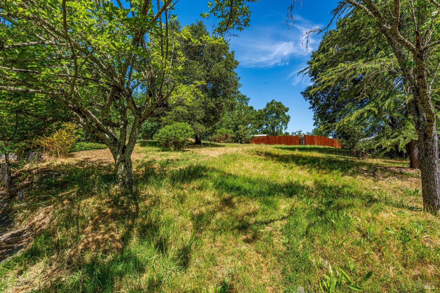 Detail Gallery Image 18 of 26 For 14154 Meadow Ln, Glen Ellen,  CA 95442 - 6 Beds | 4/2 Baths