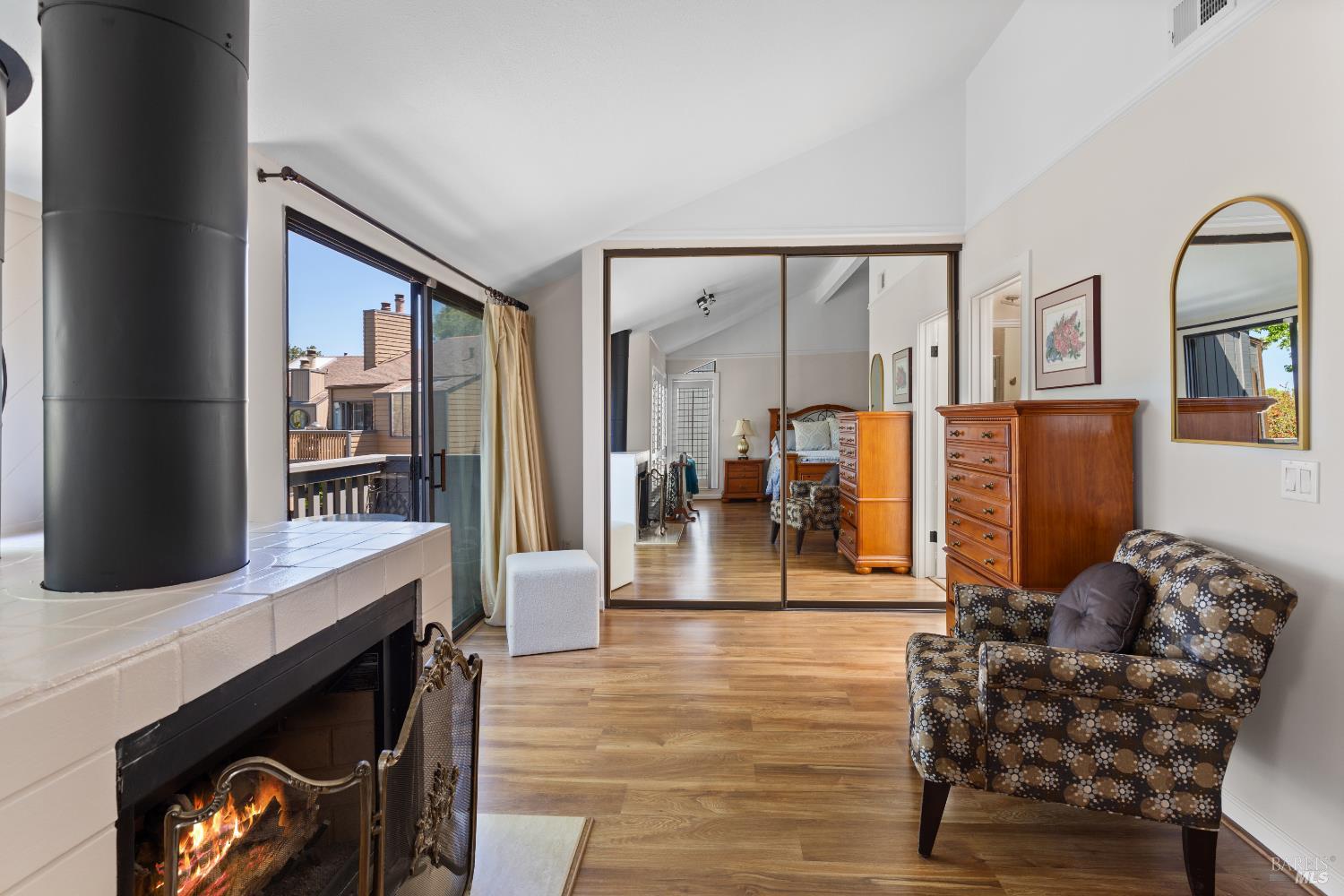 Detail Gallery Image 31 of 53 For 553 Kings Rd, Alameda,  CA 94501 - 2 Beds | 2/1 Baths