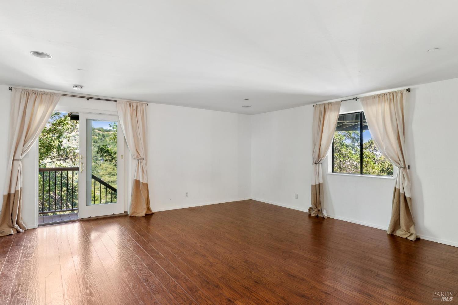 Detail Gallery Image 48 of 54 For 222 Marguerite Ave, Mill Valley,  CA 94941 - 4 Beds | 5 Baths