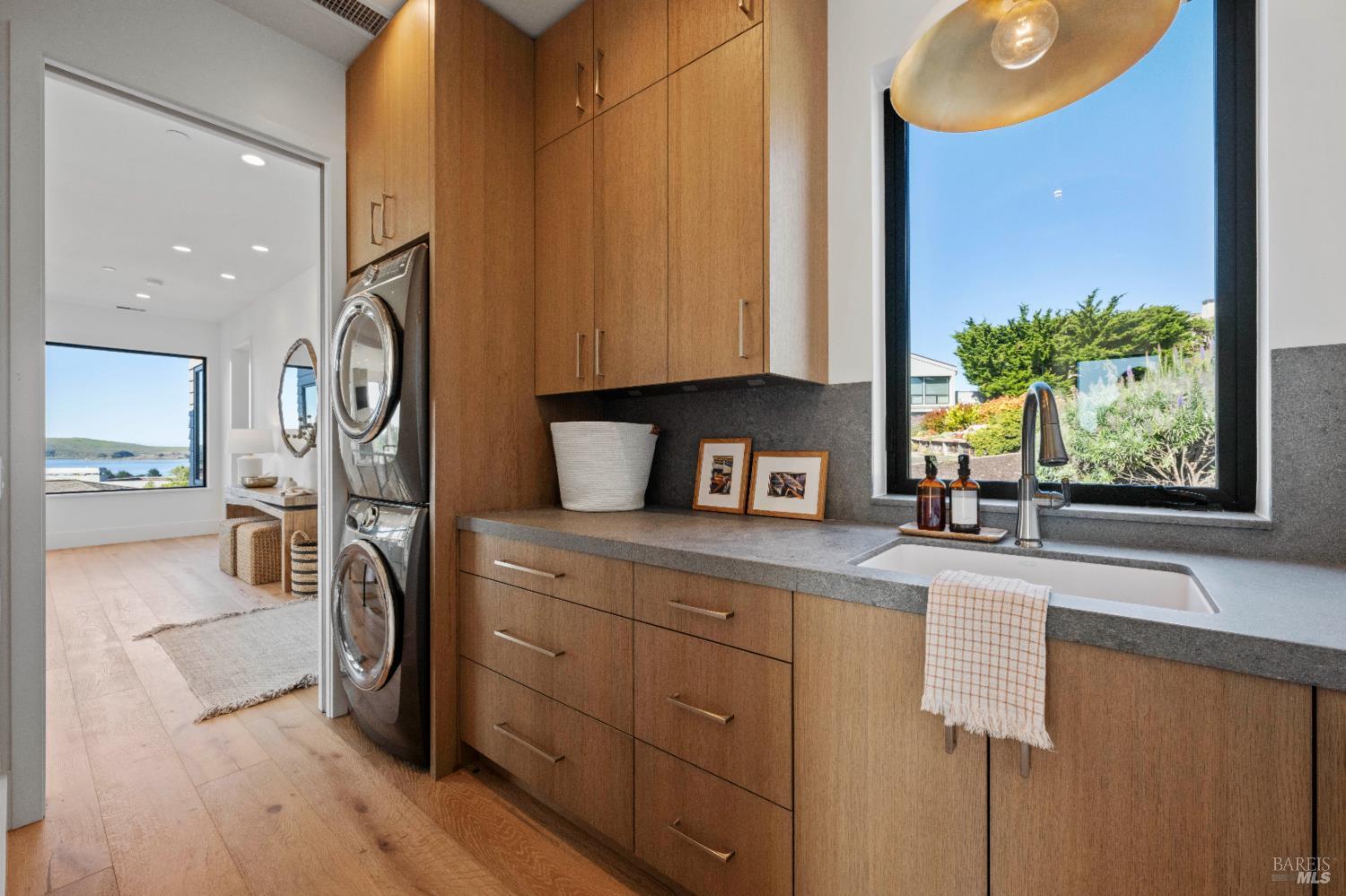 Detail Gallery Image 20 of 46 For 176 Cypress Loop, Bodega Bay,  CA 94923 - 4 Beds | 4/1 Baths