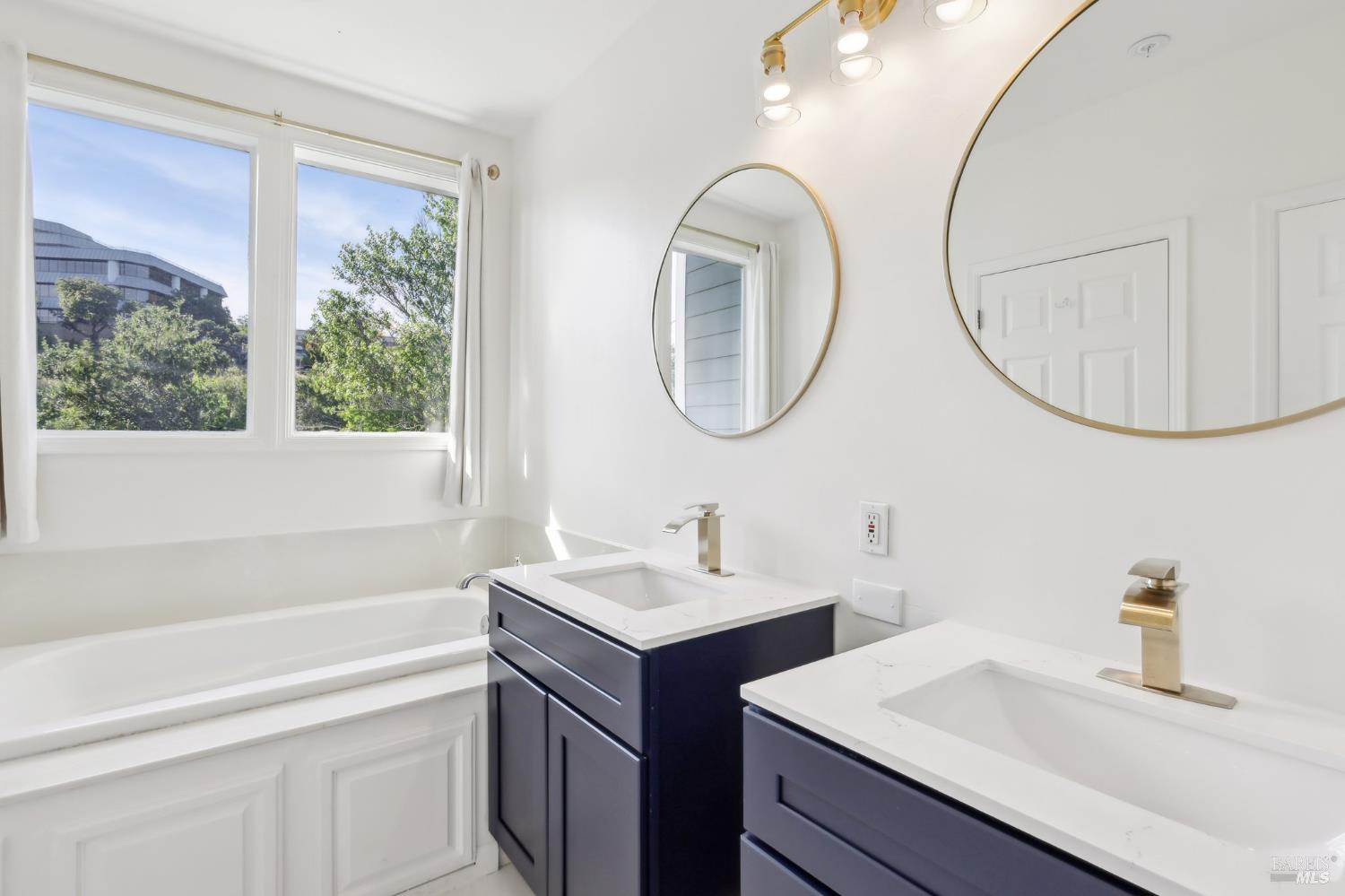 Detail Gallery Image 16 of 28 For 9 Gable Ct, San Rafael,  CA 94903 - 3 Beds | 2 Baths