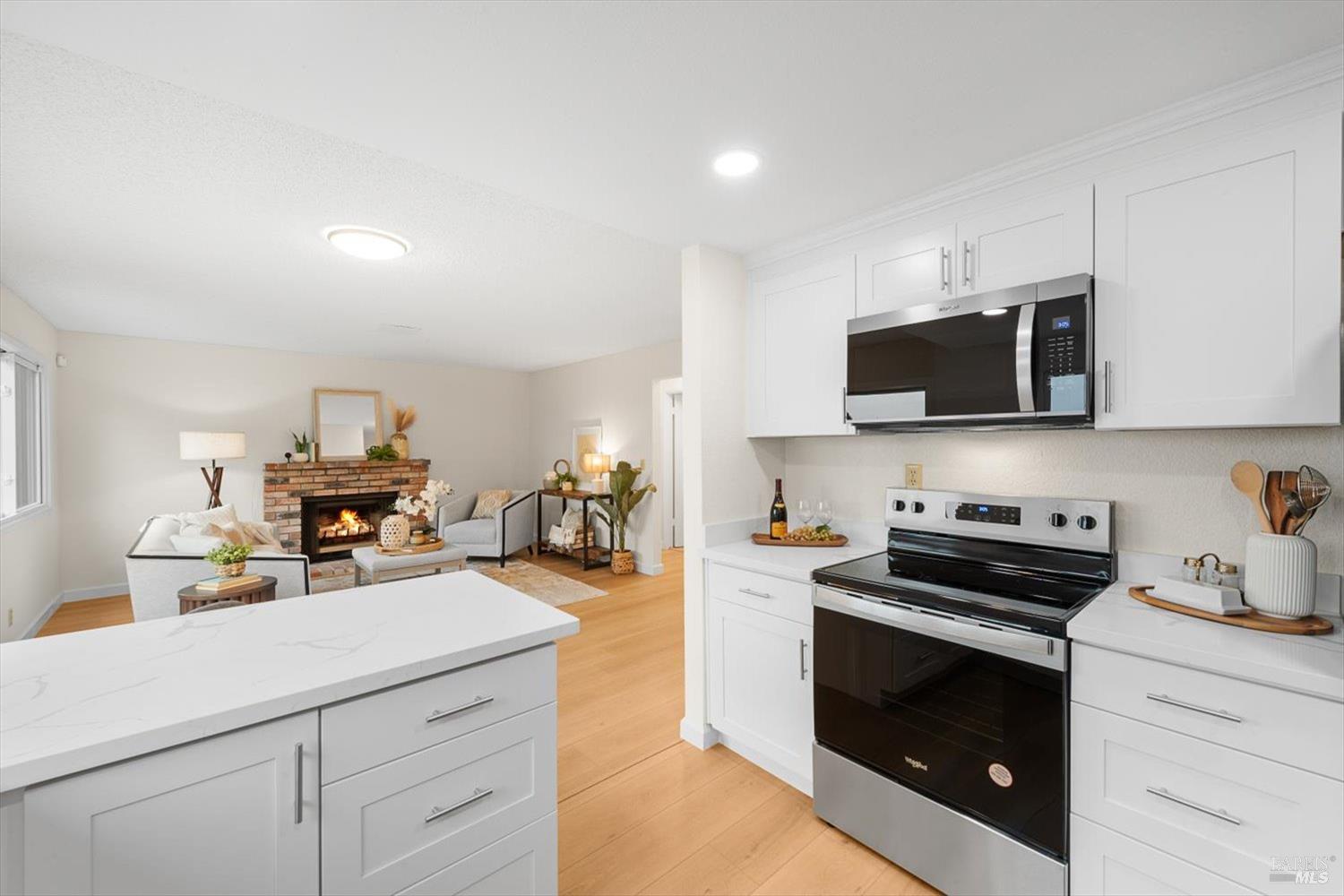 Detail Gallery Image 13 of 51 For 225 Riverview Dr, Vallejo,  CA 94589 - 4 Beds | 2/1 Baths