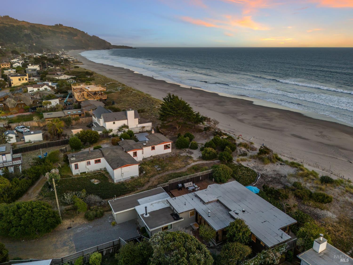 Detail Gallery Image 40 of 43 For 8 Rafael Patio Unkn, Stinson Beach,  CA 94970 - 3 Beds | 2 Baths