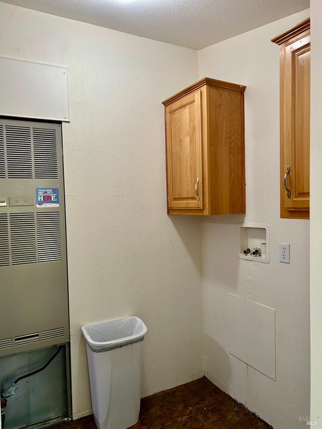 Detail Gallery Image 9 of 24 For 27122 Bear Dr, Willits,  CA 95490 - 3 Beds | 2 Baths