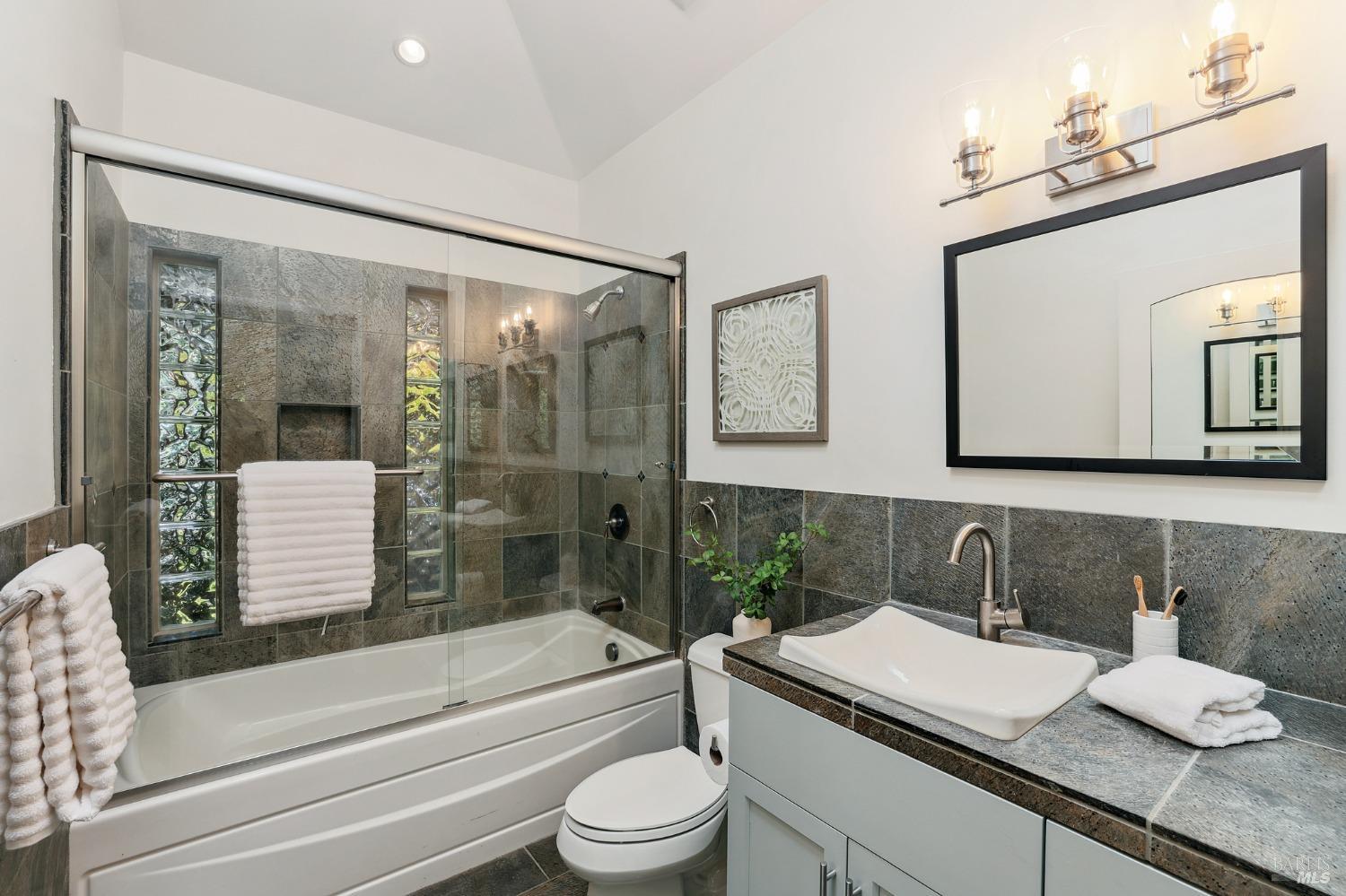 Detail Gallery Image 40 of 56 For 41 Cypress Rd, Point Reyes Station,  CA 94956 - 4 Beds | 4/1 Baths