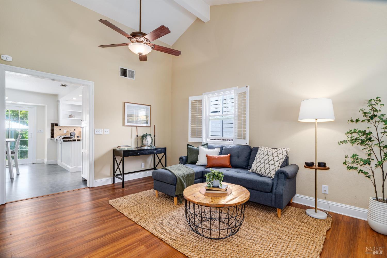 Detail Gallery Image 7 of 44 For 632 E K St, Benicia,  CA 94510 - 2 Beds | 2 Baths