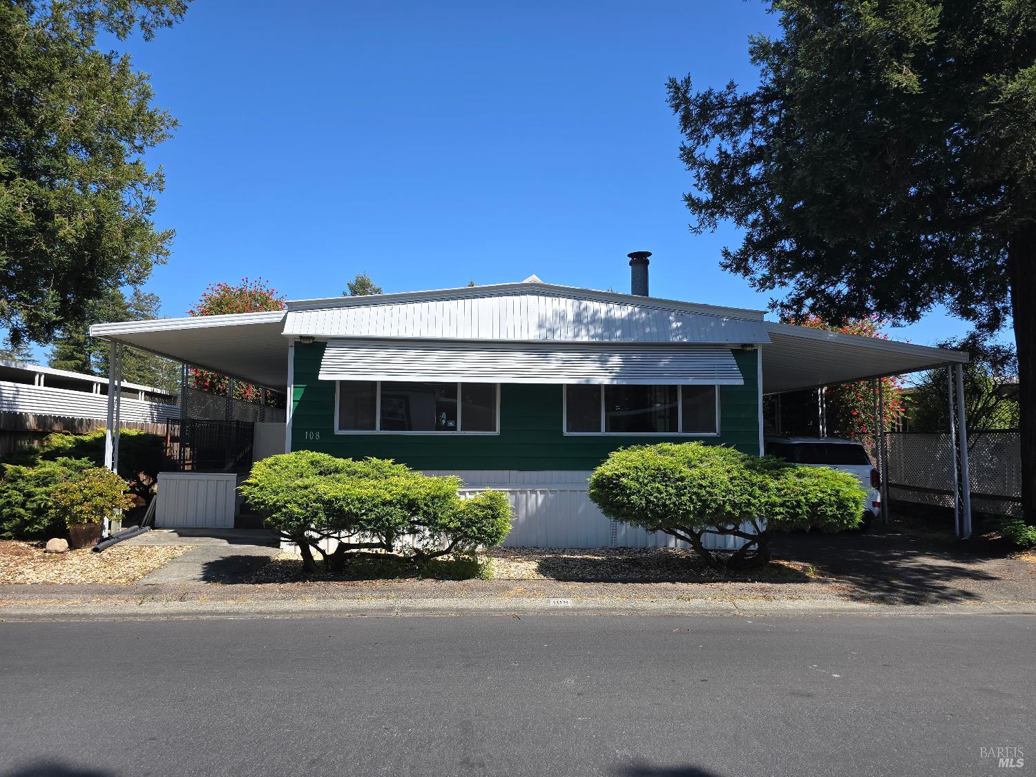Detail Gallery Image 1 of 29 For 108 N Napa Dr, Petaluma,  CA 94954 - 2 Beds | 2 Baths