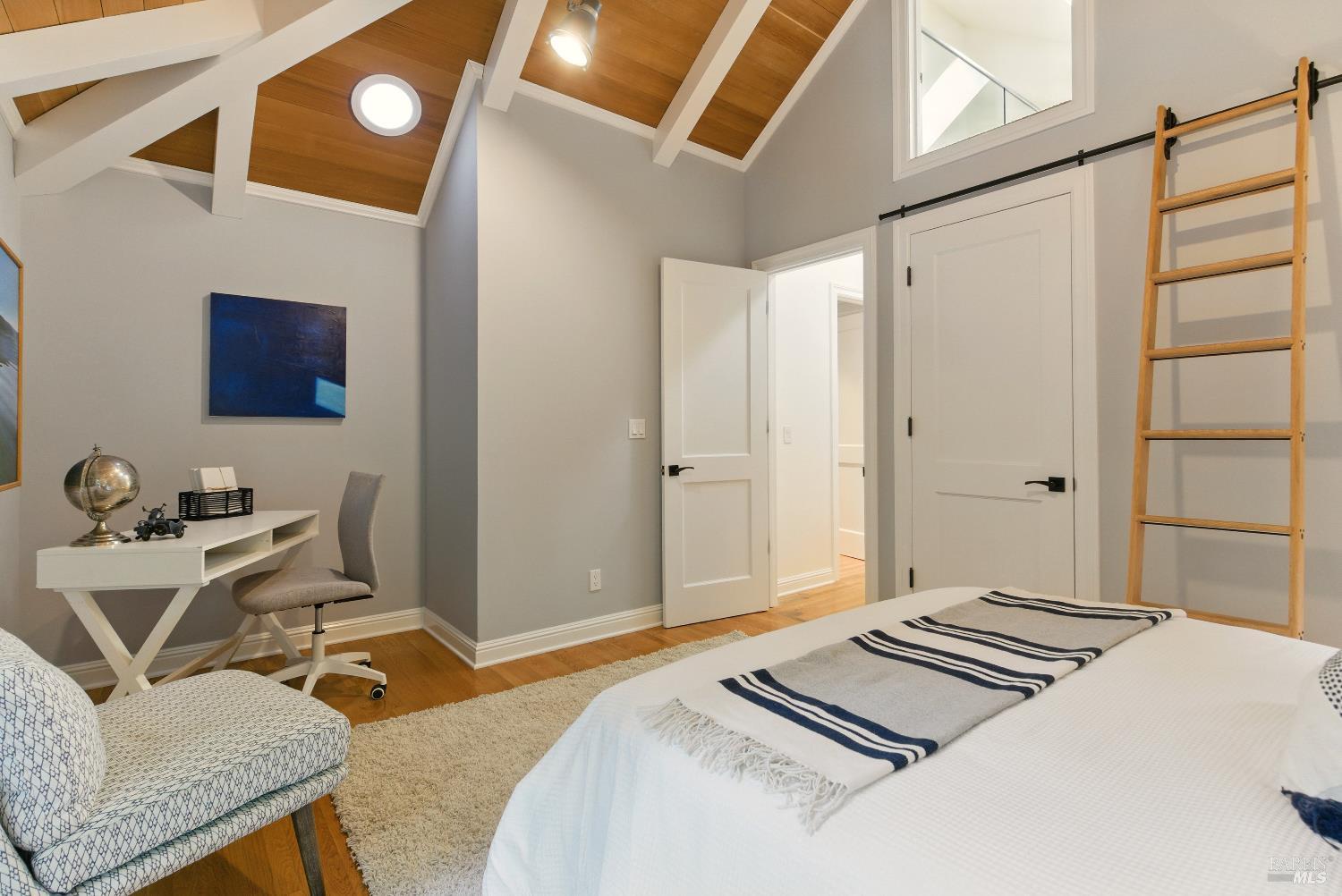 Detail Gallery Image 46 of 97 For 119 Marguerite Ave, Mill Valley,  CA 94941 - 6 Beds | 4/1 Baths