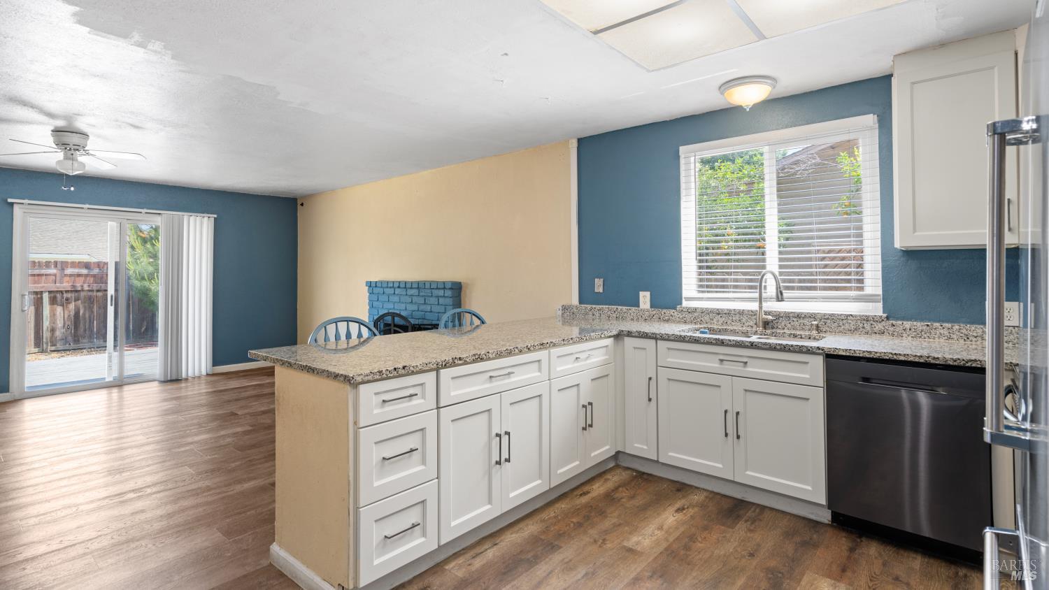 Detail Gallery Image 14 of 36 For 1661 California Dr, Vacaville,  CA 95687 - 3 Beds | 2 Baths