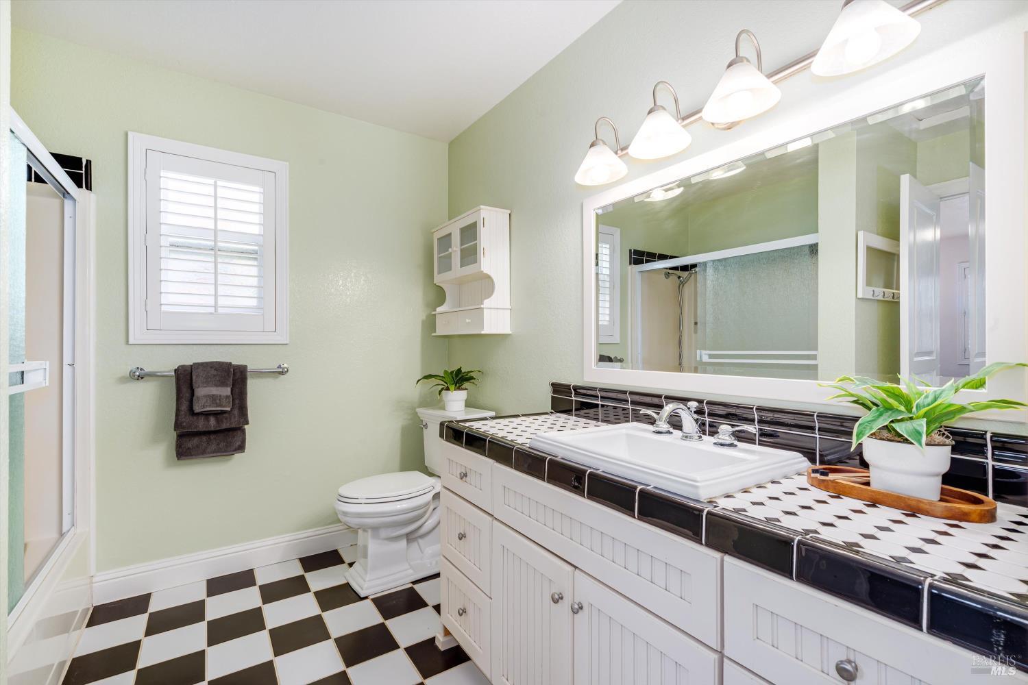 Detail Gallery Image 23 of 44 For 632 E K St, Benicia,  CA 94510 - 2 Beds | 2 Baths