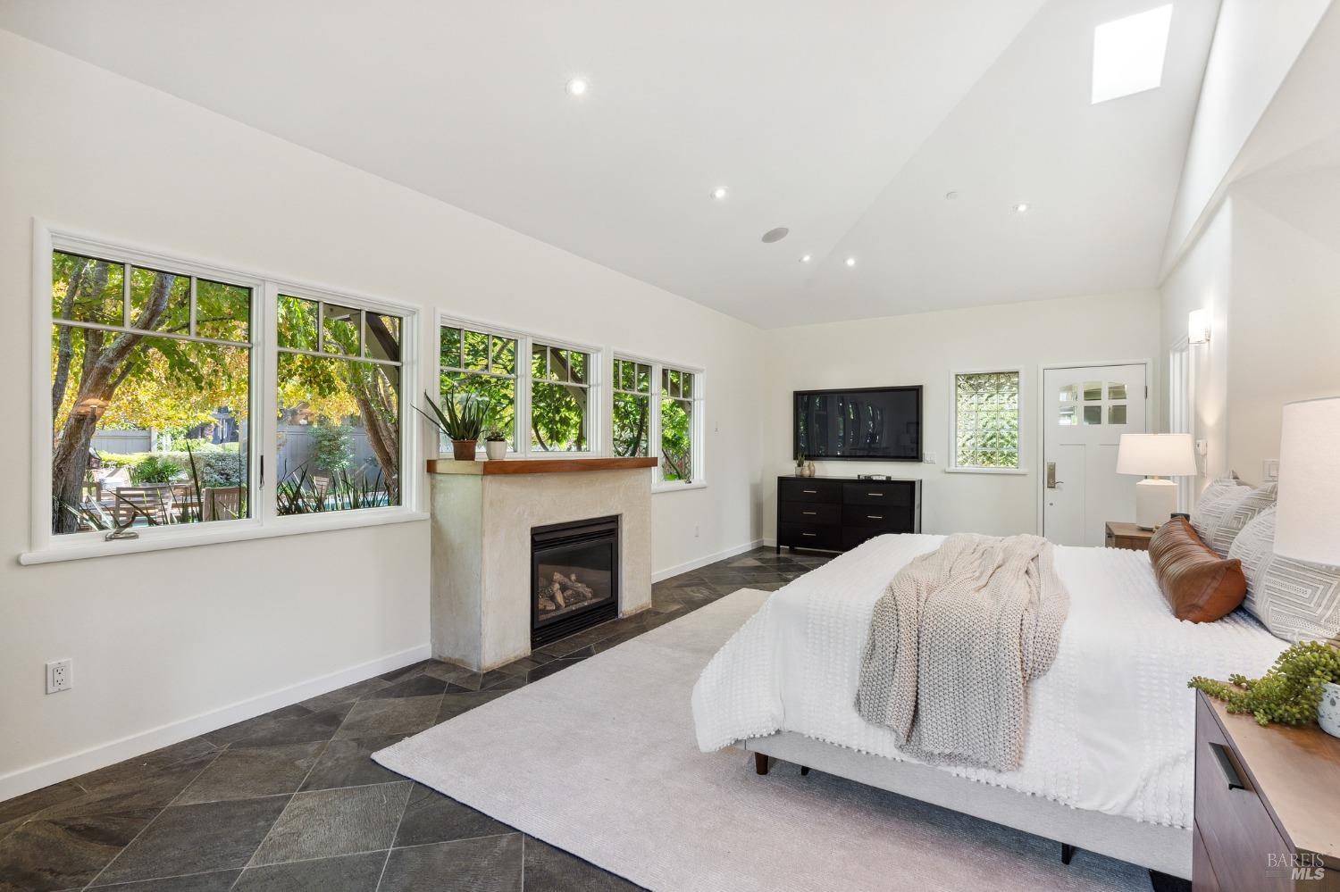 Detail Gallery Image 28 of 56 For 41 Cypress Rd, Point Reyes Station,  CA 94956 - 4 Beds | 4/1 Baths