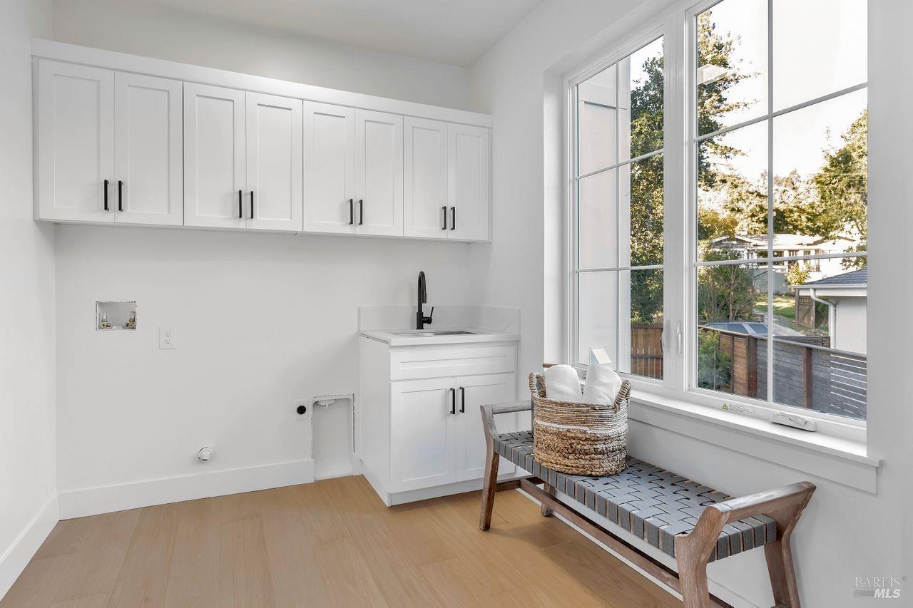 Detail Gallery Image 42 of 64 For 22 Cedar Ave, Kentfield,  CA 94904 - 5 Beds | 5 Baths