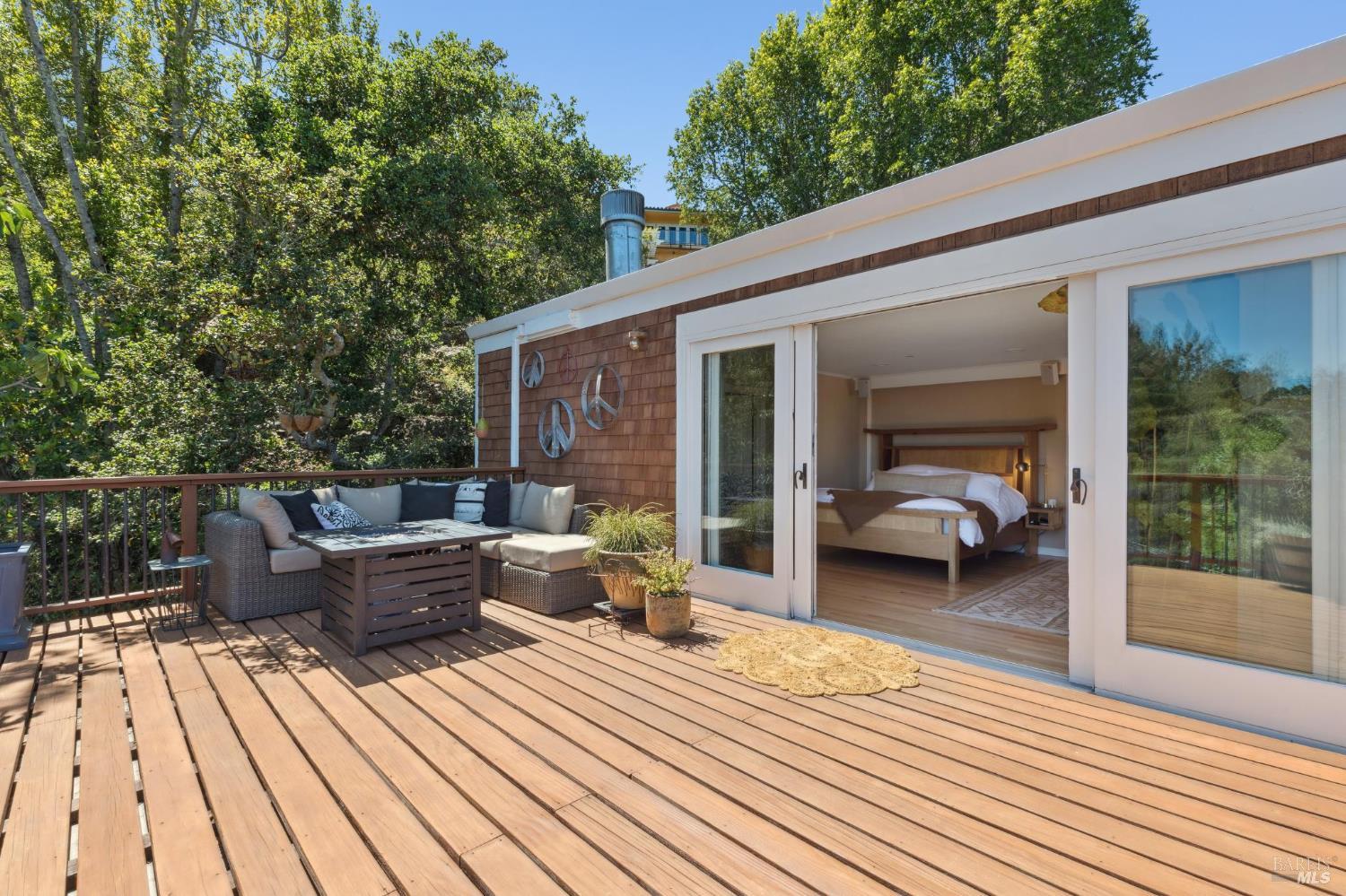 Detail Gallery Image 33 of 54 For 222 Marguerite Ave, Mill Valley,  CA 94941 - 4 Beds | 5 Baths