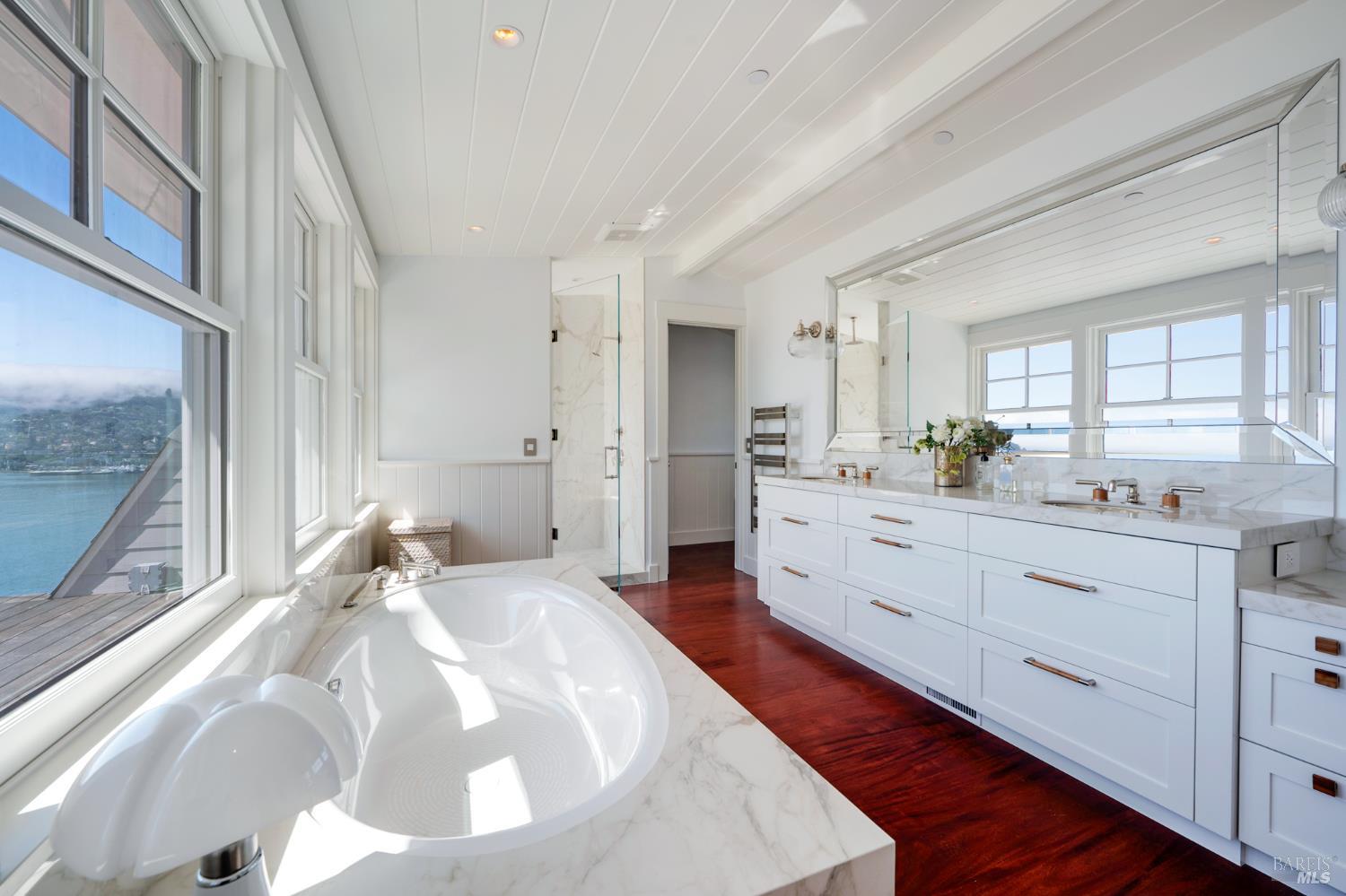 Detail Gallery Image 35 of 64 For 22 Eucalyptus Rd, Belvedere,  CA 94920 - 5 Beds | 4/2 Baths