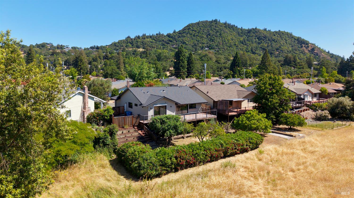 Detail Gallery Image 31 of 48 For 1306 Pinon Dr, Healdsburg,  CA 95448 - 2 Beds | 2/1 Baths