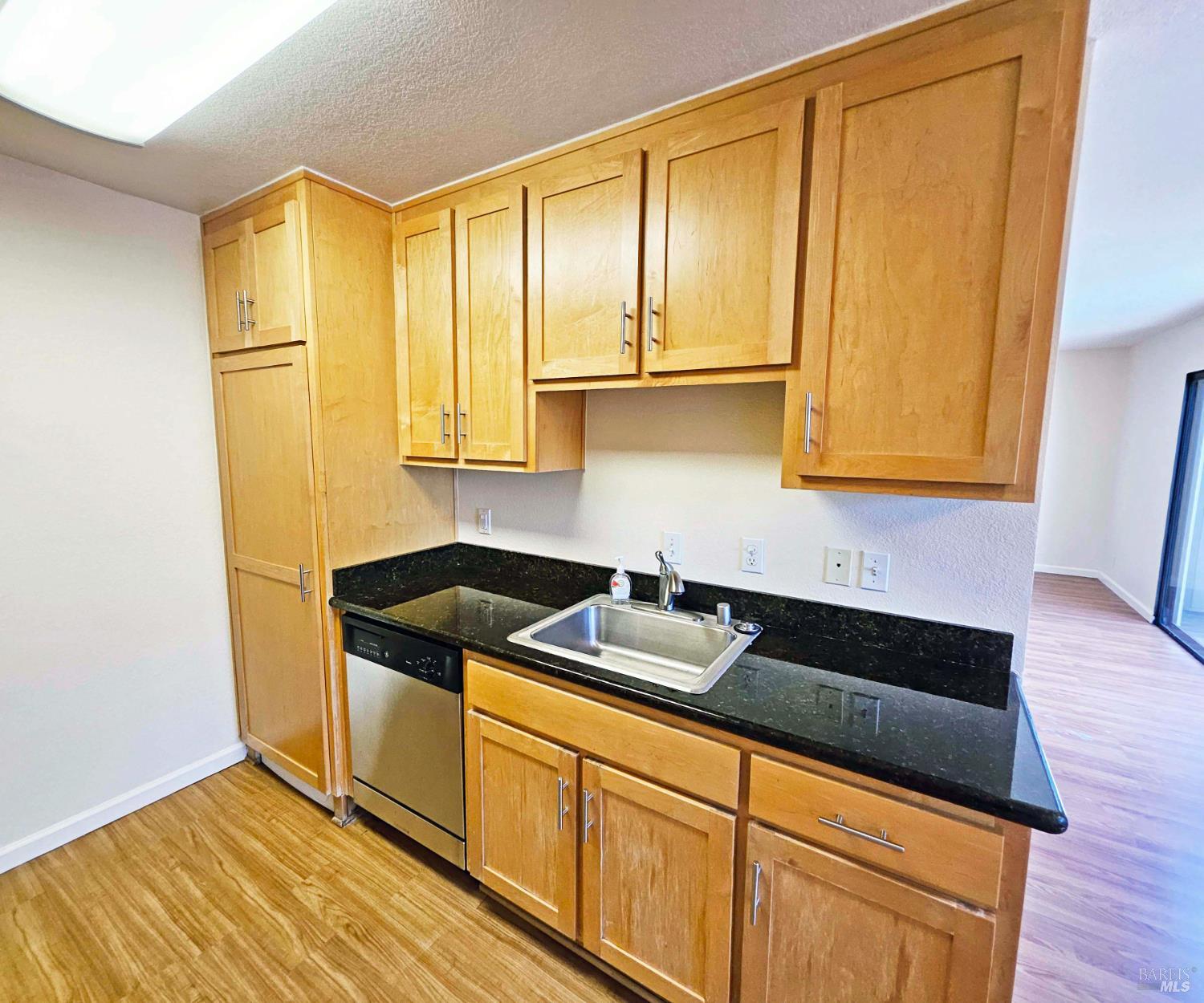 Detail Gallery Image 2 of 12 For 900 Cambridge Dr #122,  Benicia,  CA 94510 - 2 Beds | 1 Baths