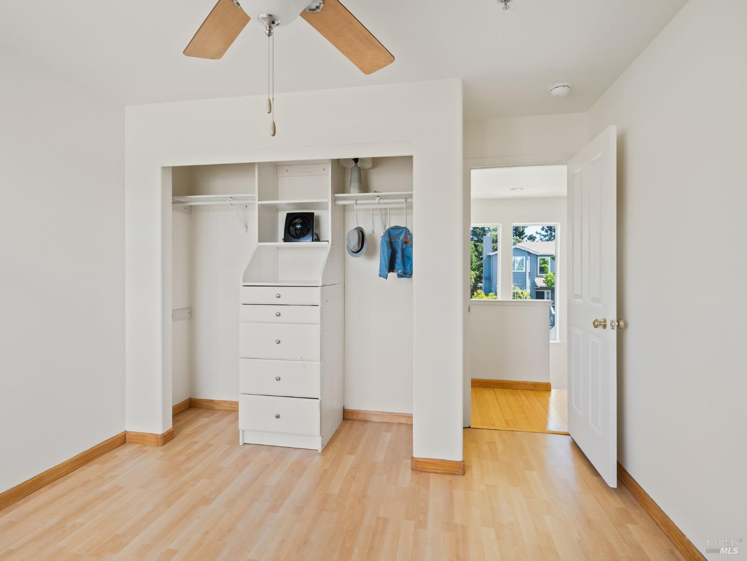 Detail Gallery Image 31 of 60 For 109 Paradise Dr, Napa,  CA 94558 - 4 Beds | 2/1 Baths